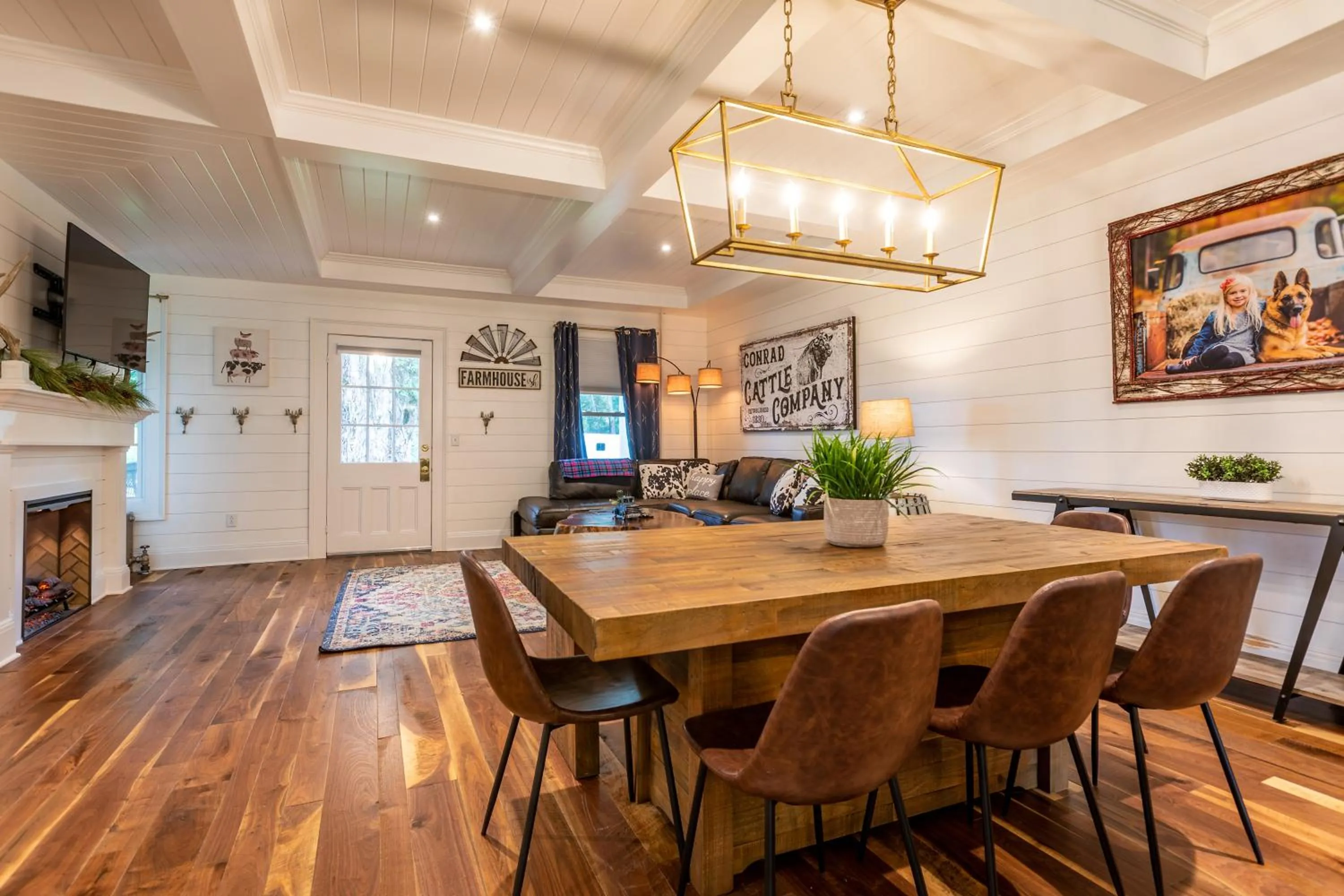 Living room in The Barnstead Inn