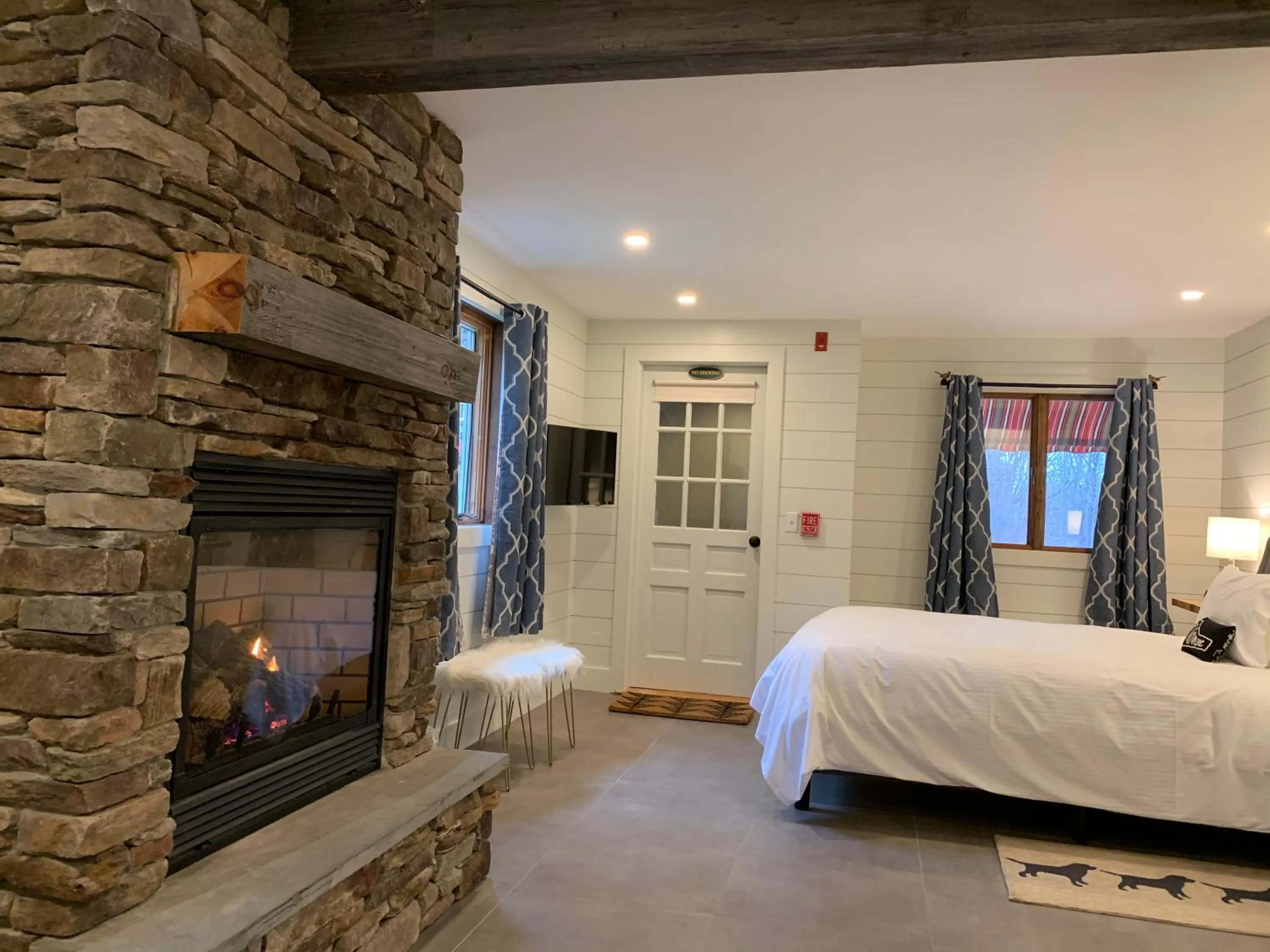 Photo of the whole room, Bed in The Barnstead Inn