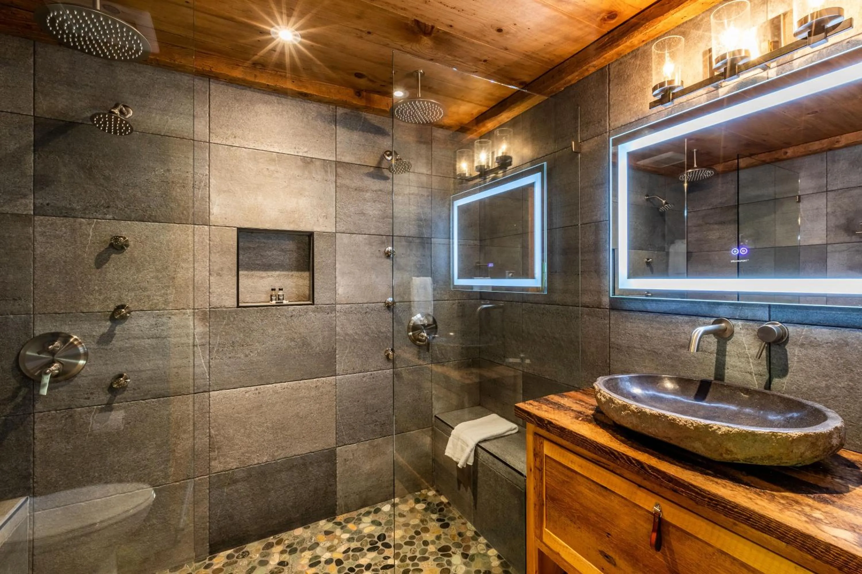 Shower in The Barnstead Inn