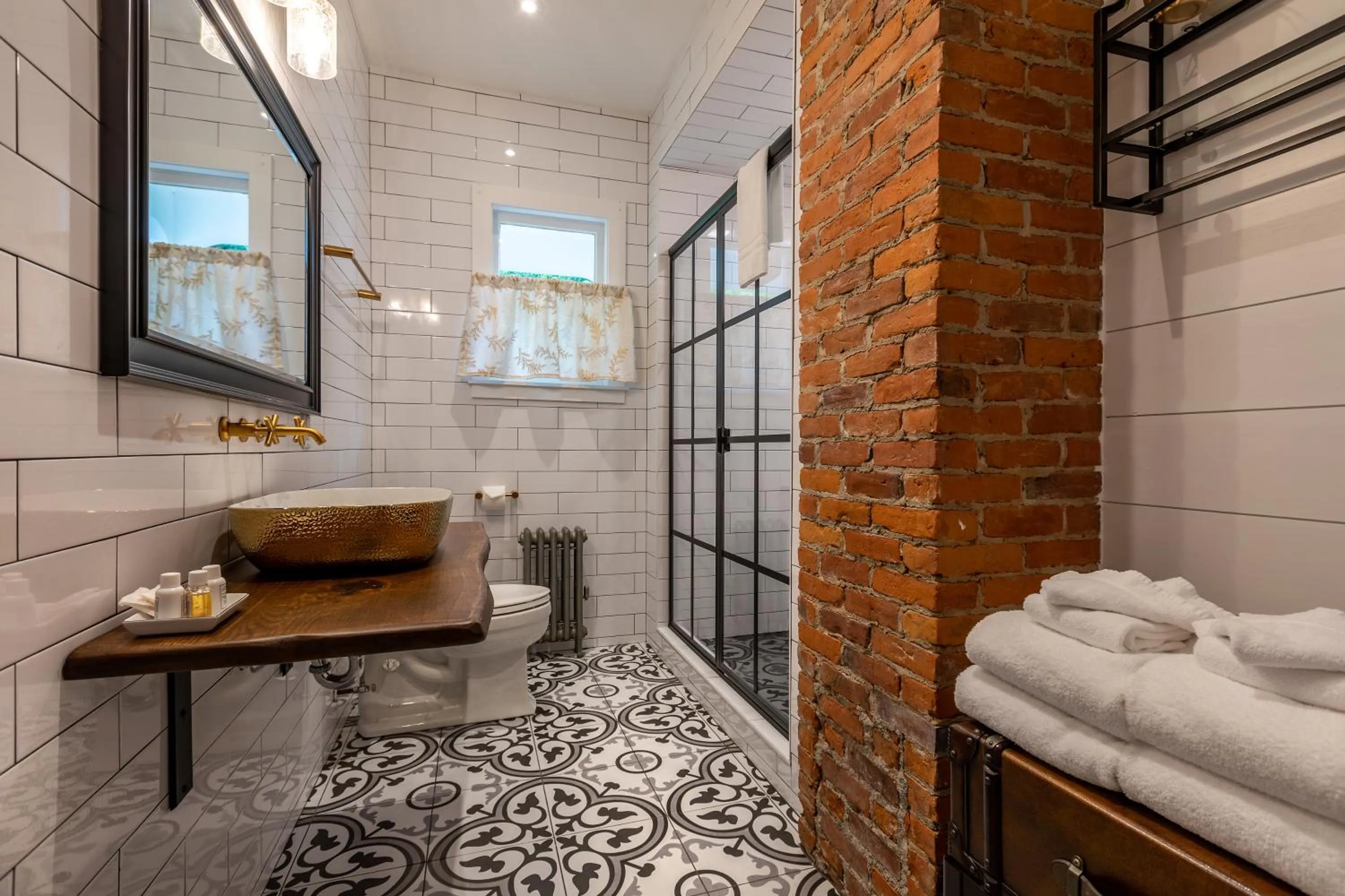 Shower in The Barnstead Inn