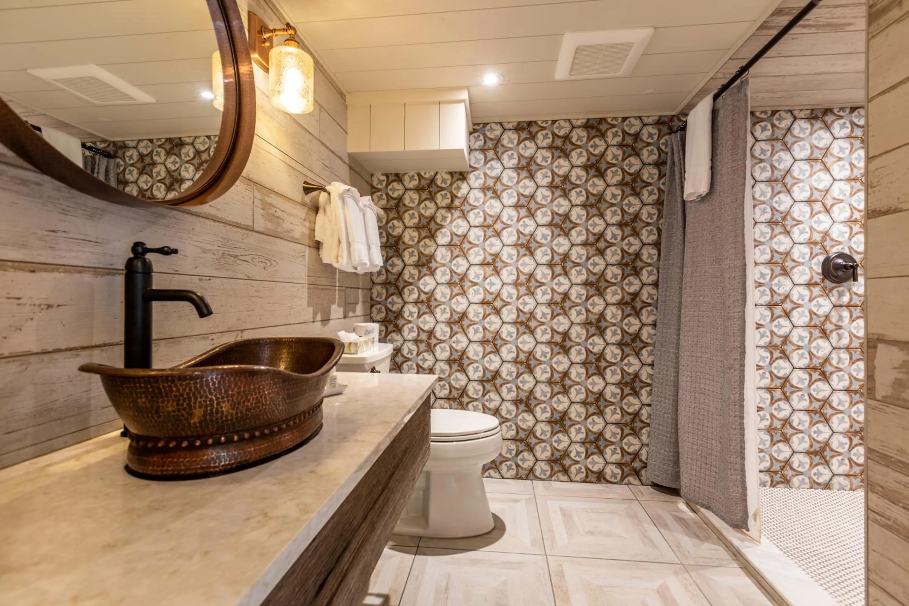 Shower in The Barnstead Inn