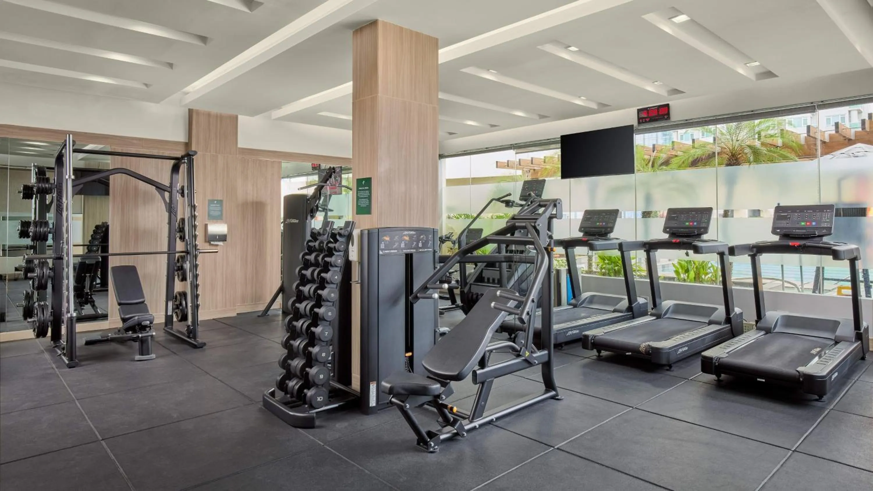 Fitness centre/facilities in Holiday Inn & Suites Makati by IHG