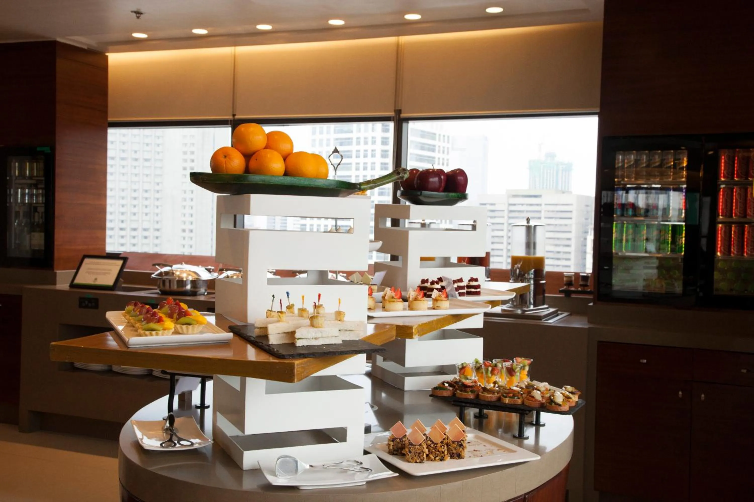 Photo of the whole room in Holiday Inn & Suites Makati by IHG