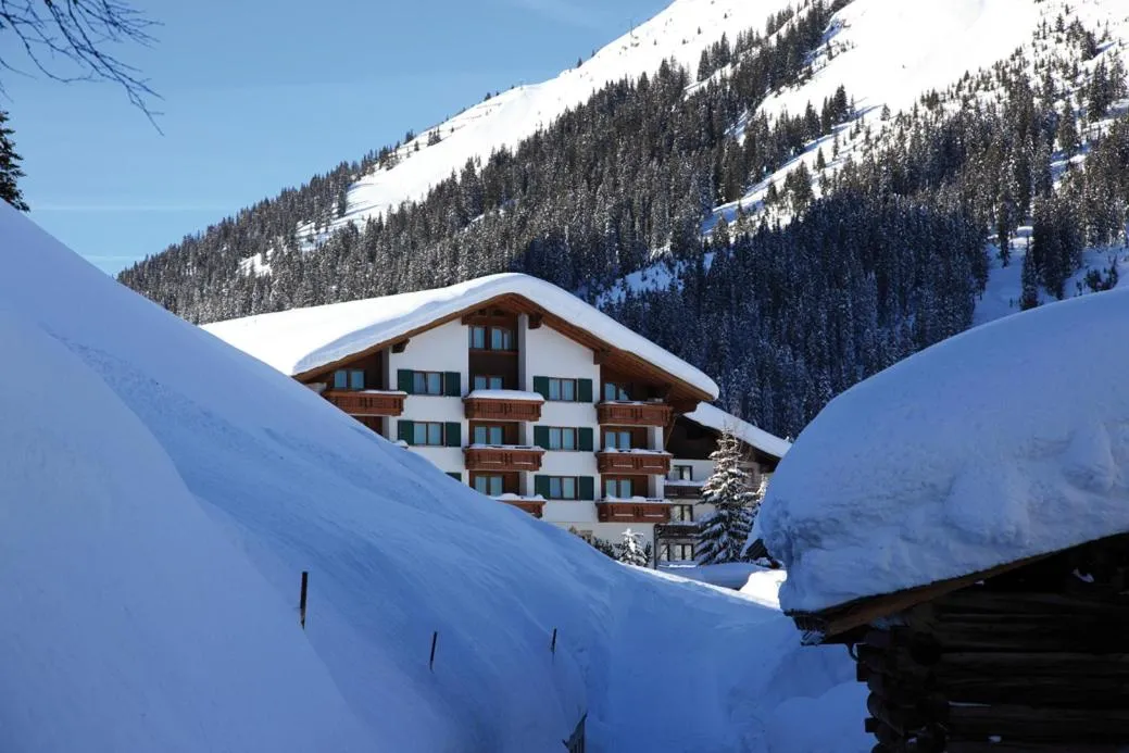 Facade/entrance in Hotel Omesberg