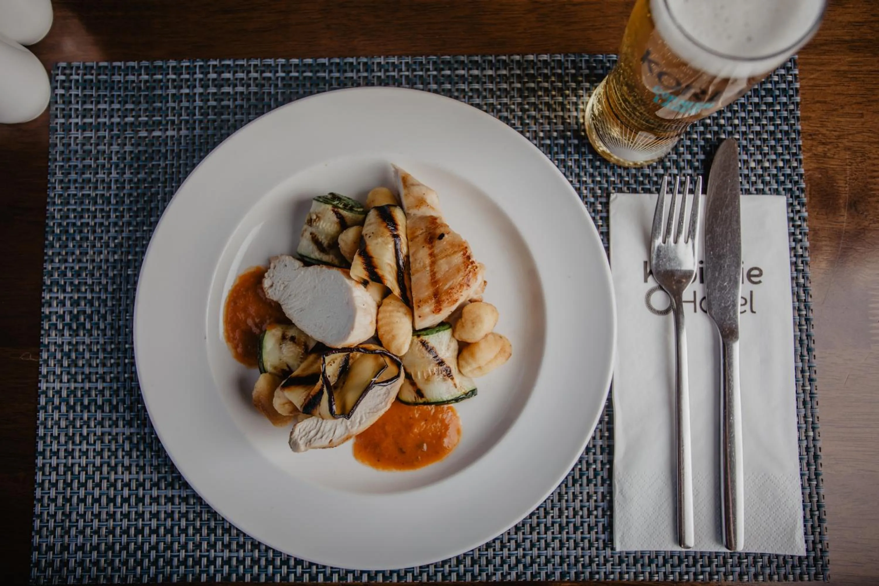 Food and drinks in The Kilbirnie Hotel