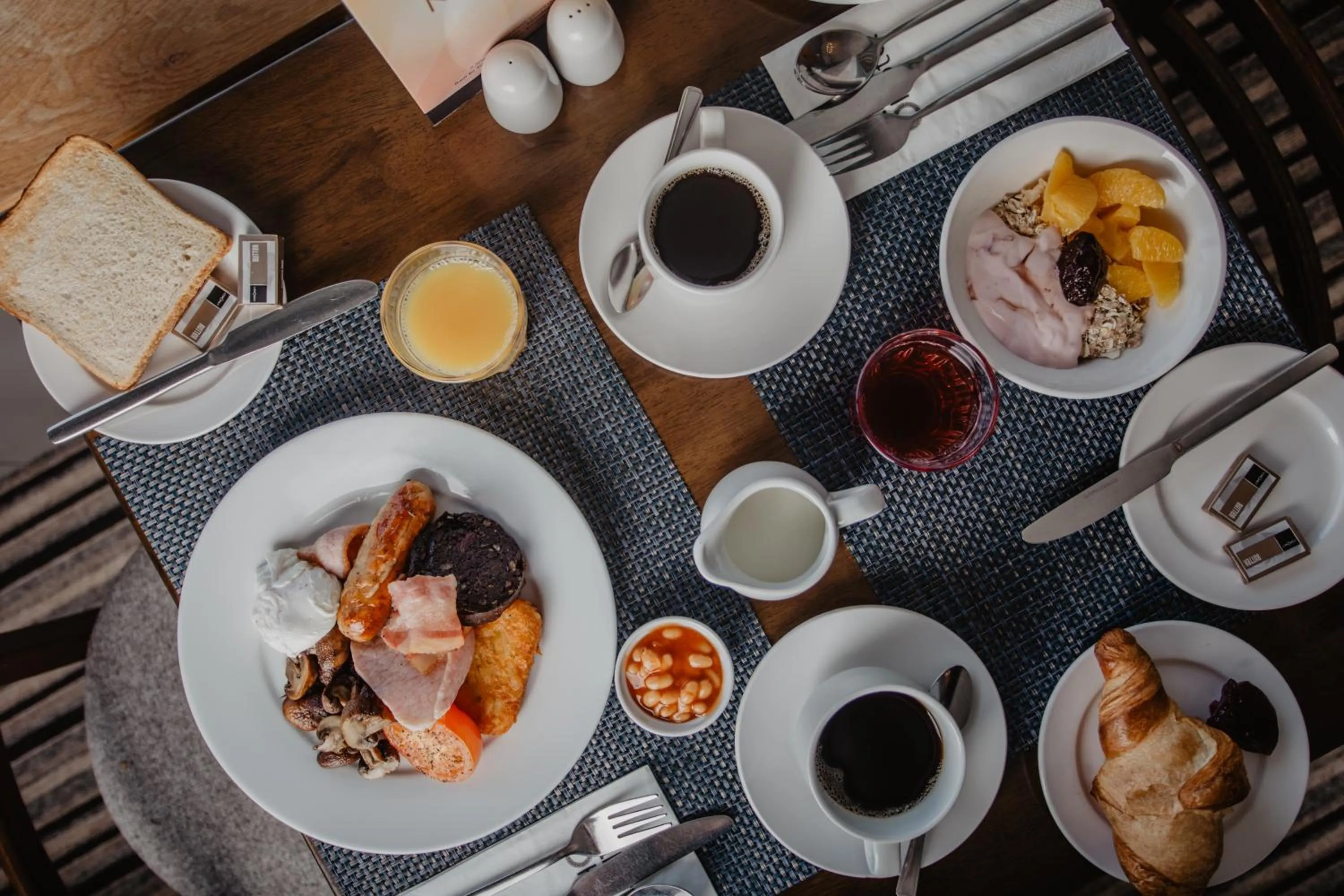 Food and drinks in The Kilbirnie Hotel