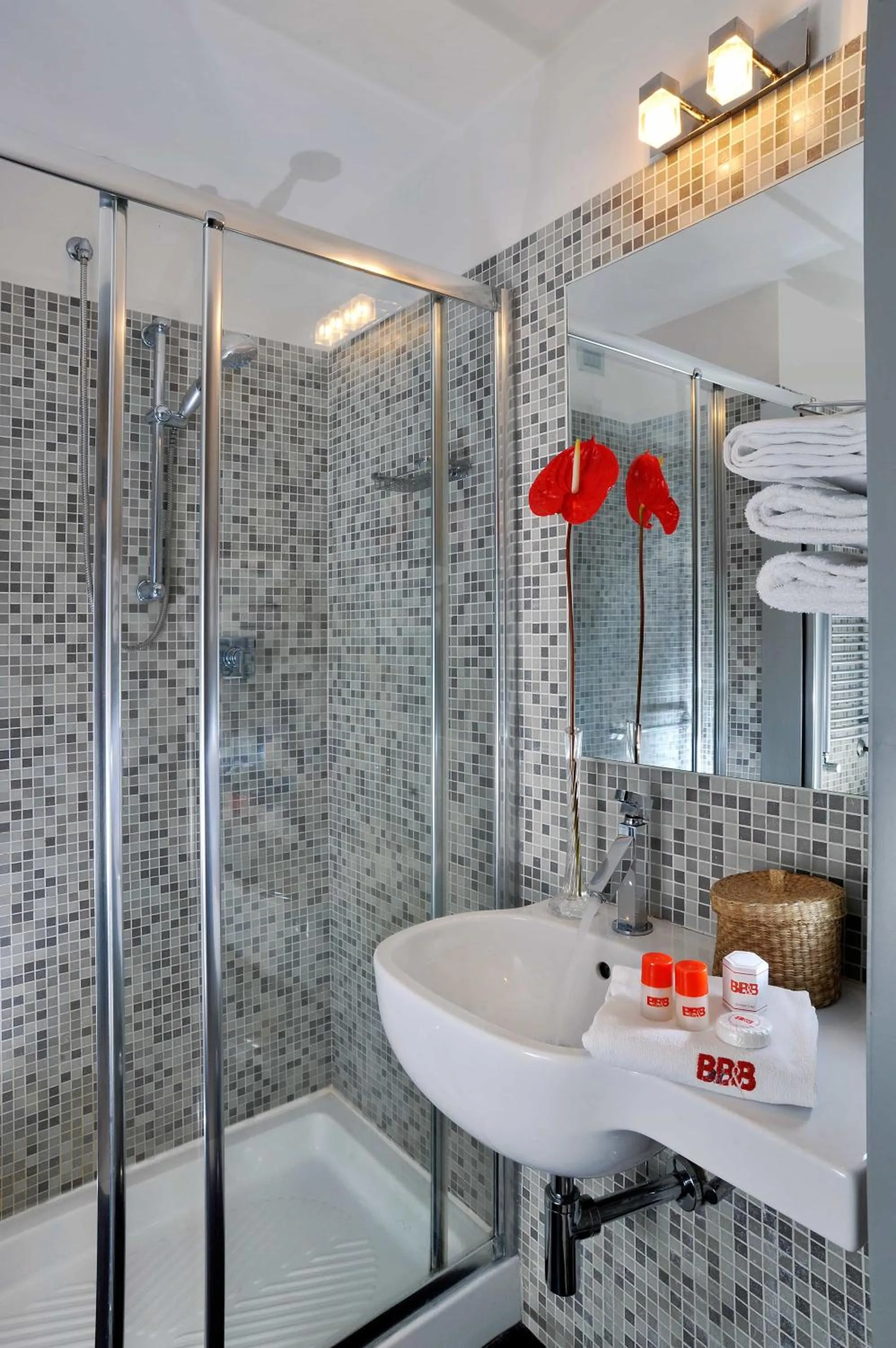 Shower in B&B Best Pantheon