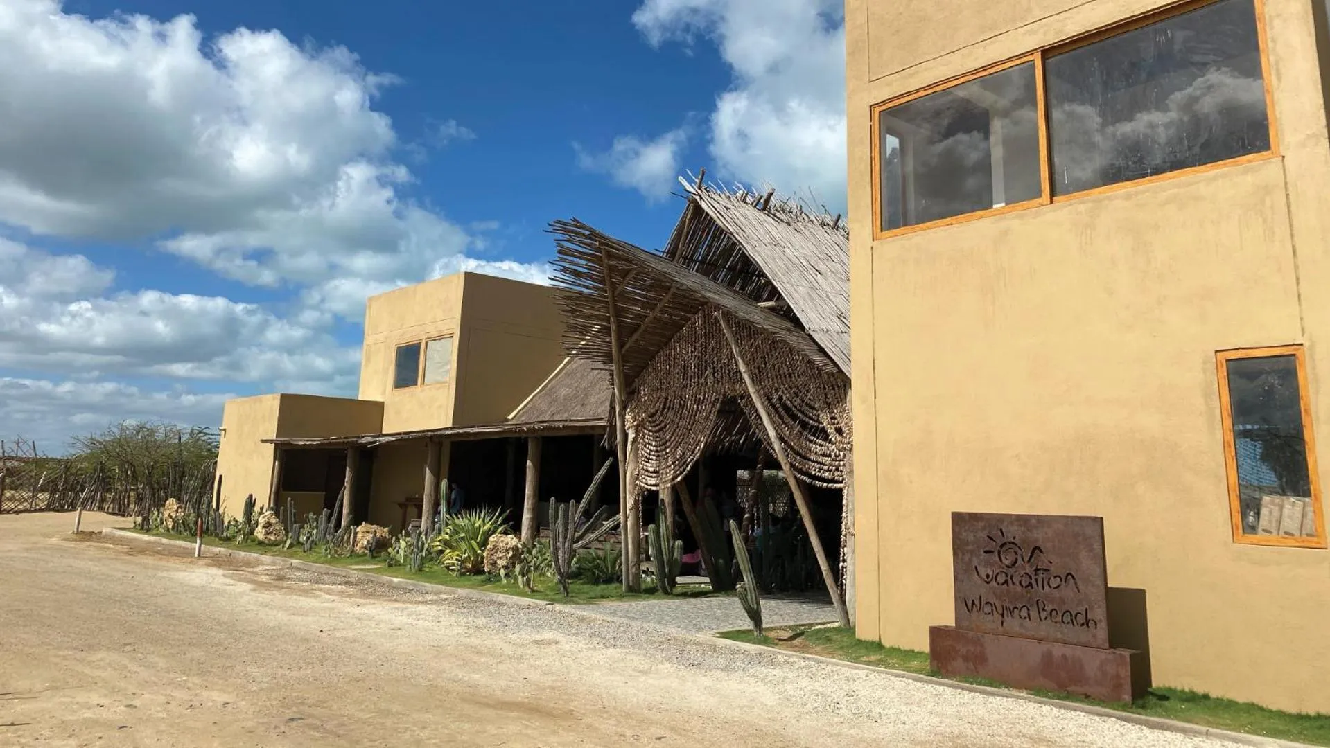 Property building in Hotel Wayira Beach