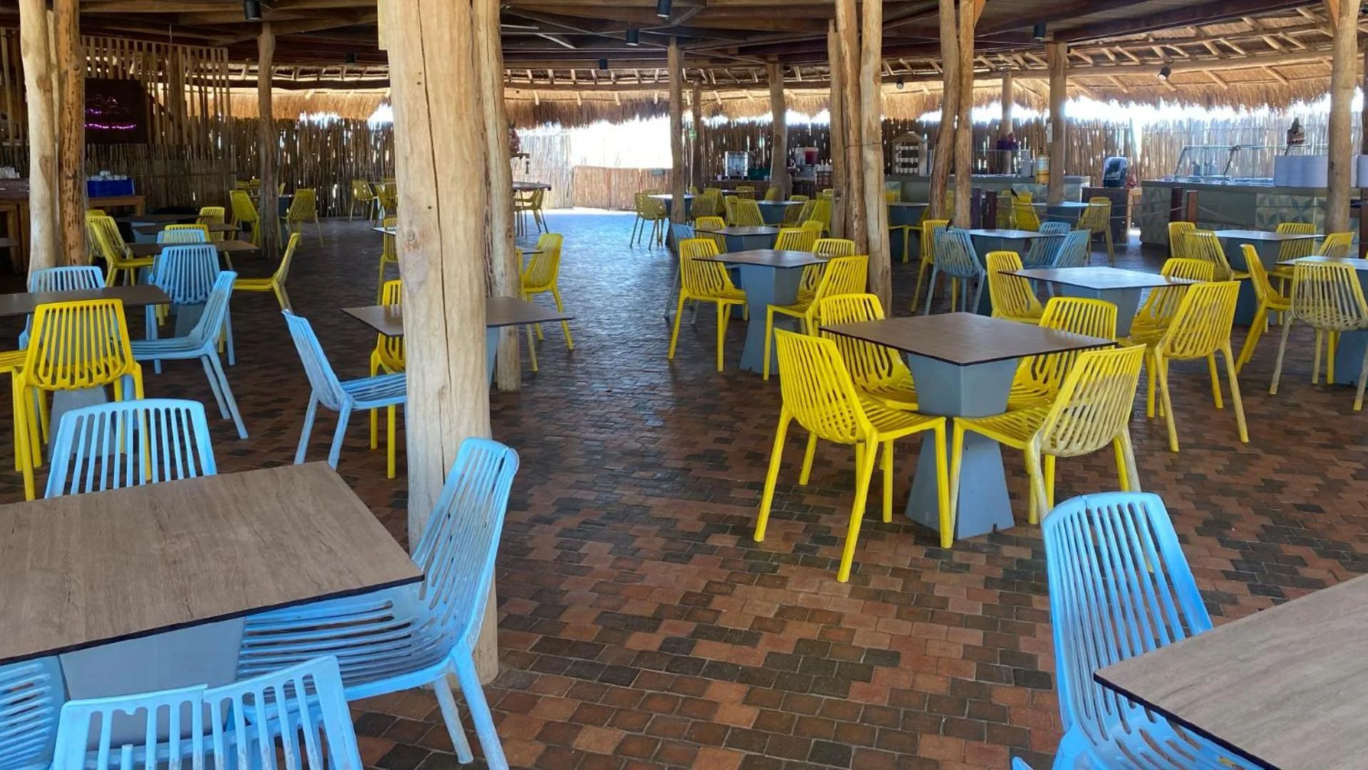 Restaurant/places to eat in Hotel Wayira Beach