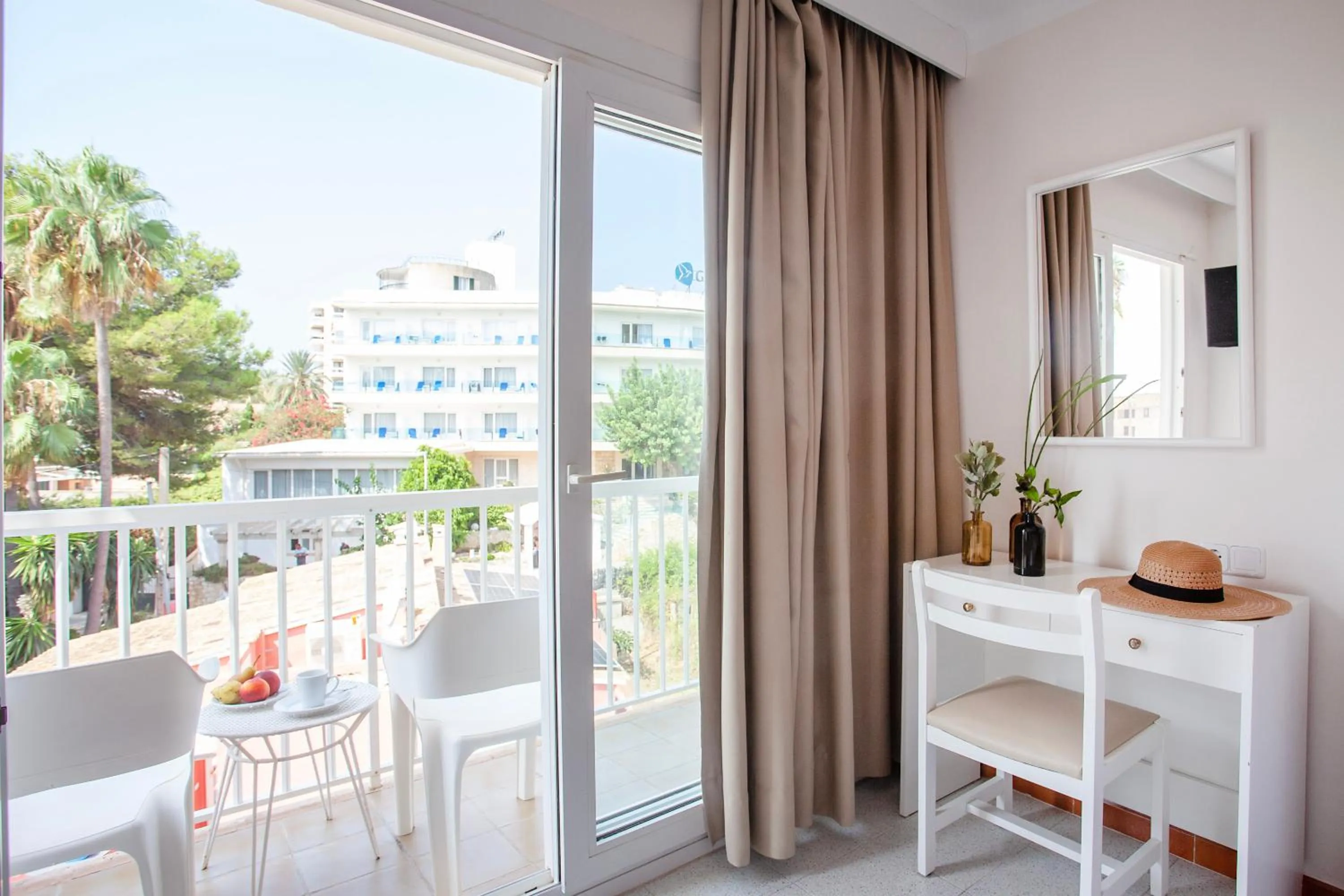 Decorative detail in Hostal Residencia Sutimar