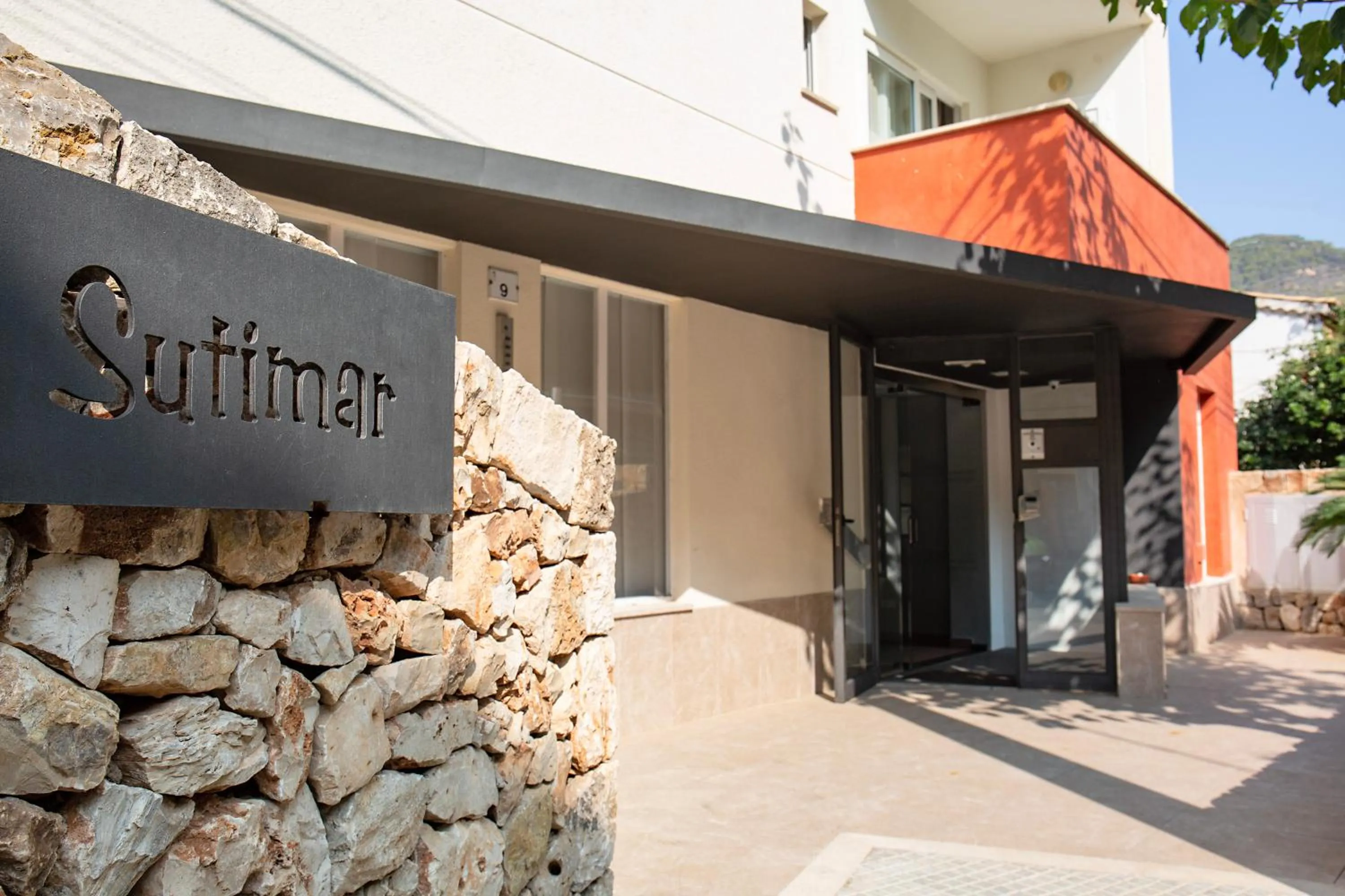 Facade/entrance in Hostal Residencia Sutimar