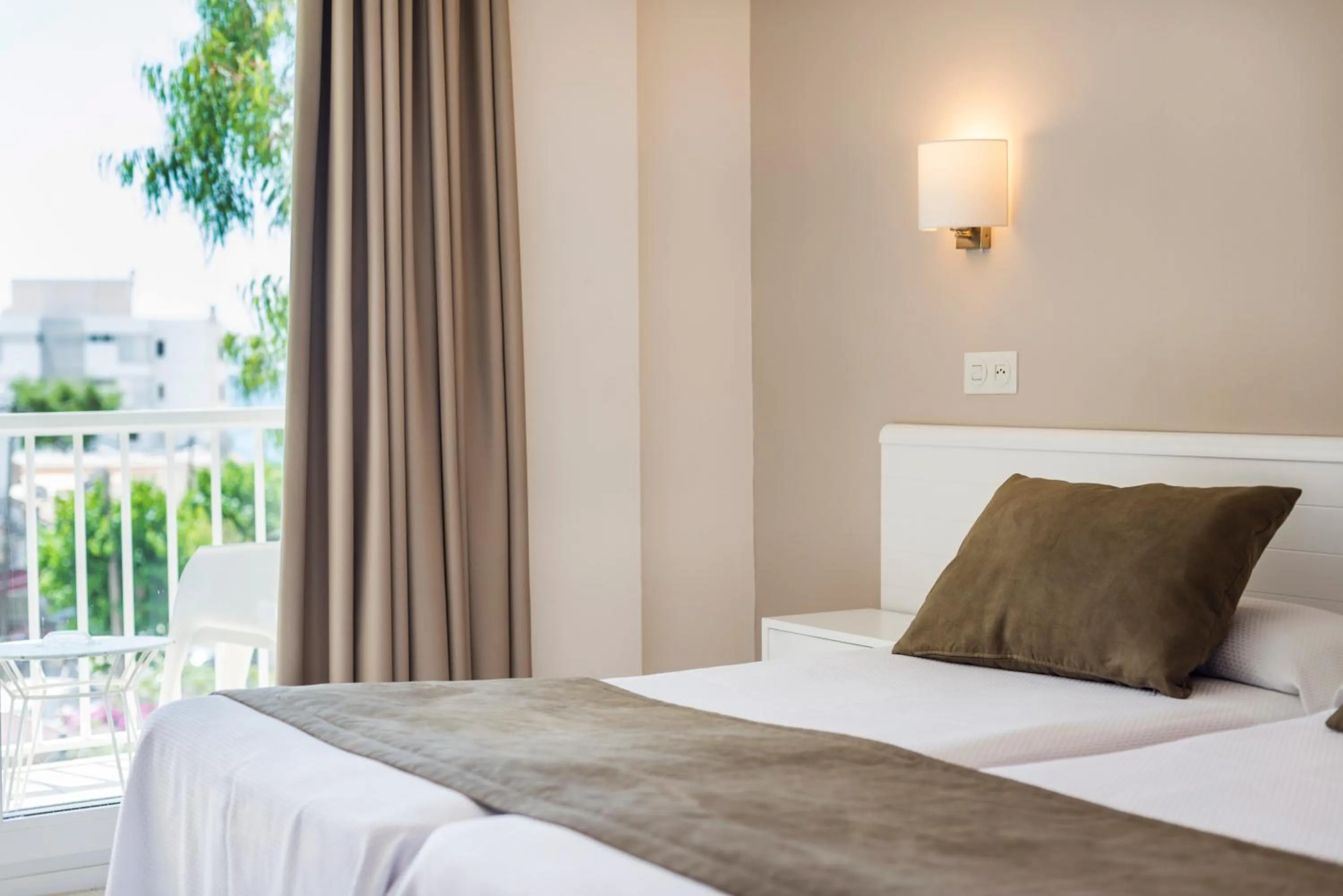 Bed in Hostal Residencia Sutimar