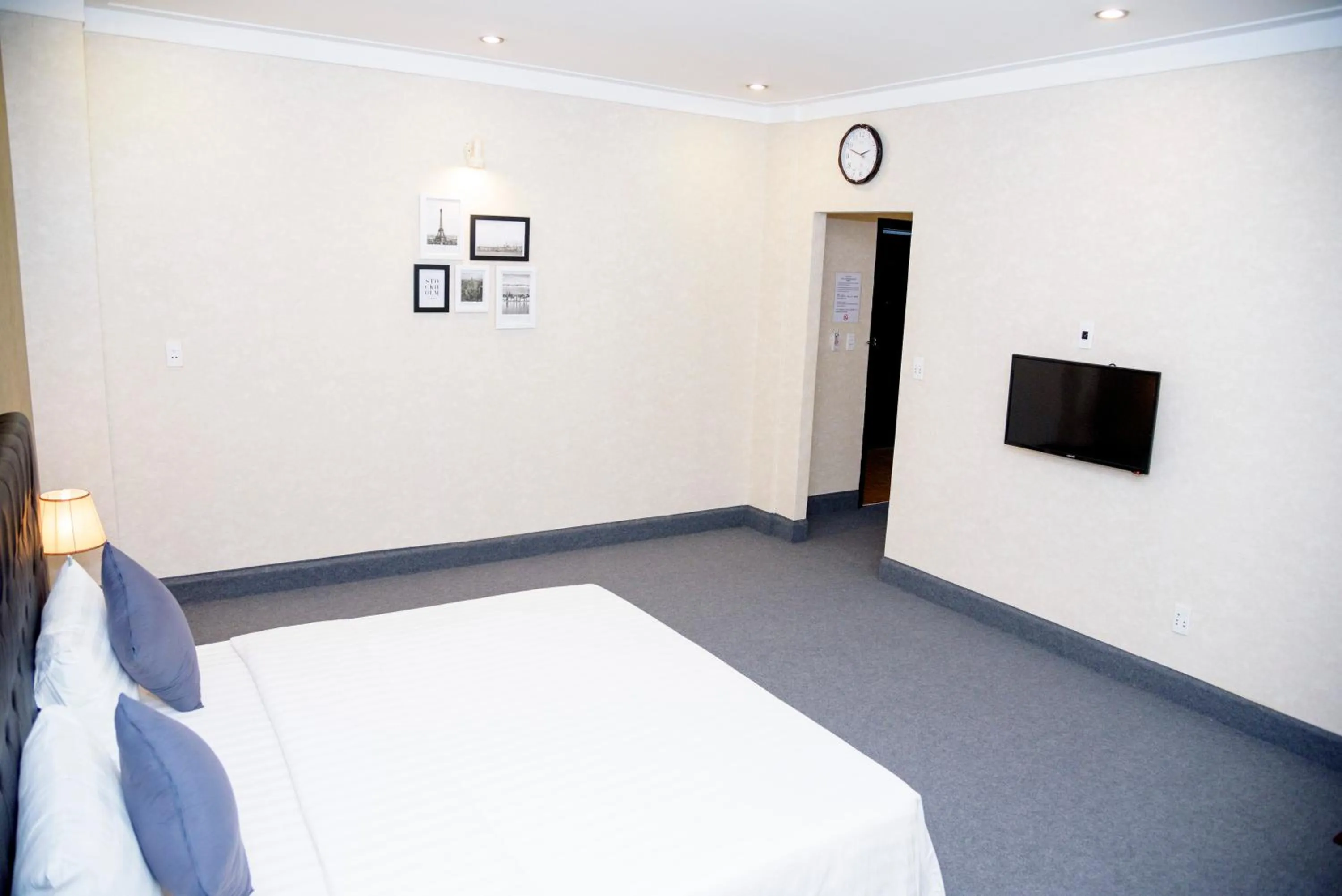 Bed in Ha Trinh Hotel