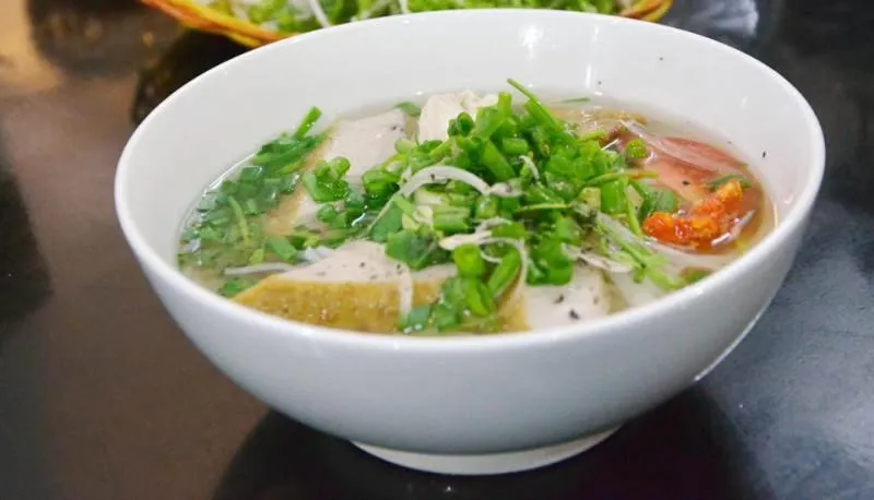 Restaurant/places to eat in Ha Trinh Hotel