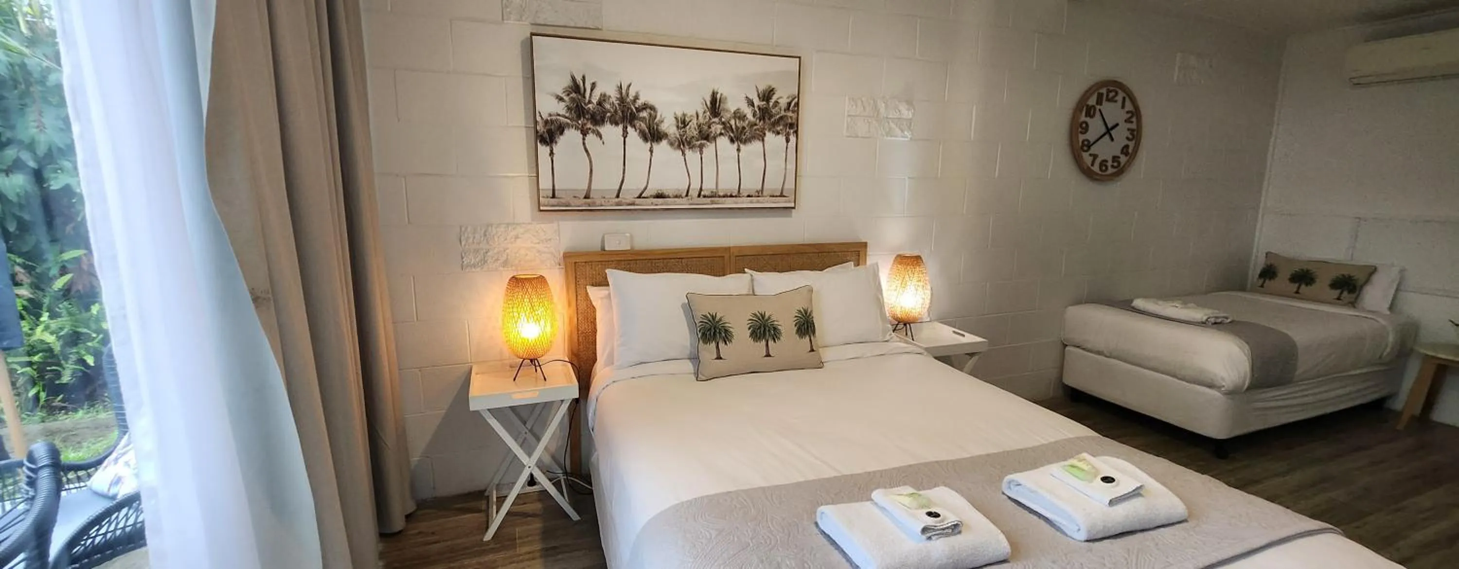 Deluxe Triple Room in Peninsula Beach Motel