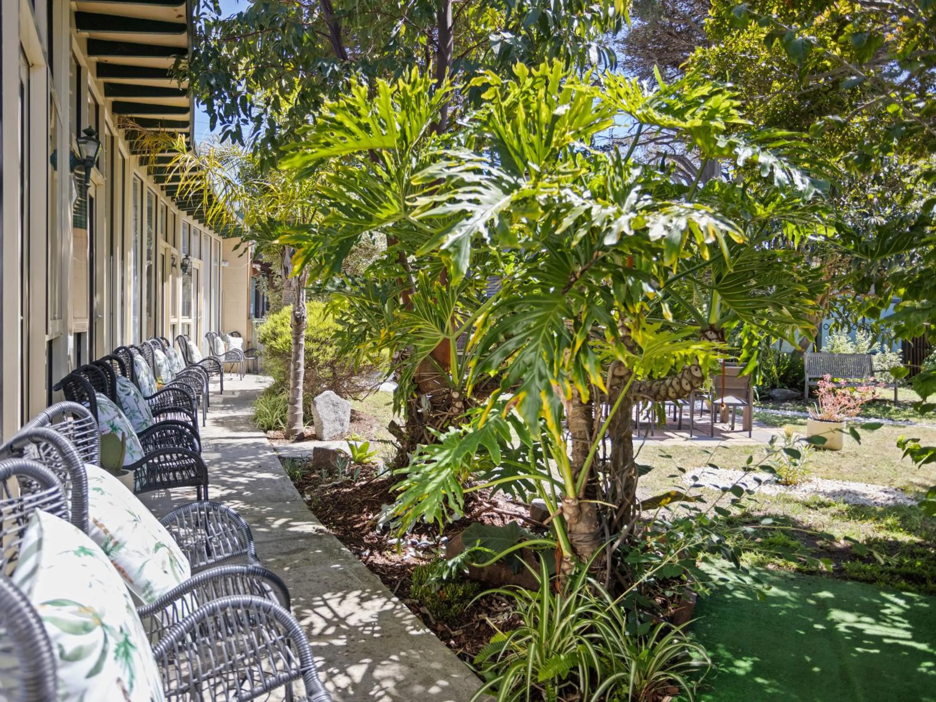 Peninsula Beach Motel