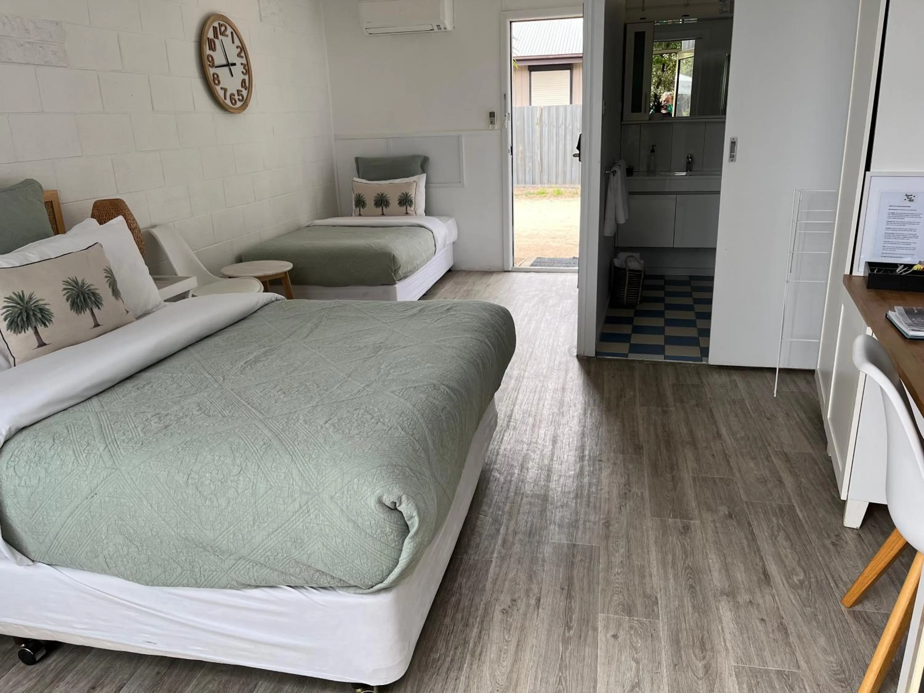 Triple Room with Garden View in Peninsula Beach Motel