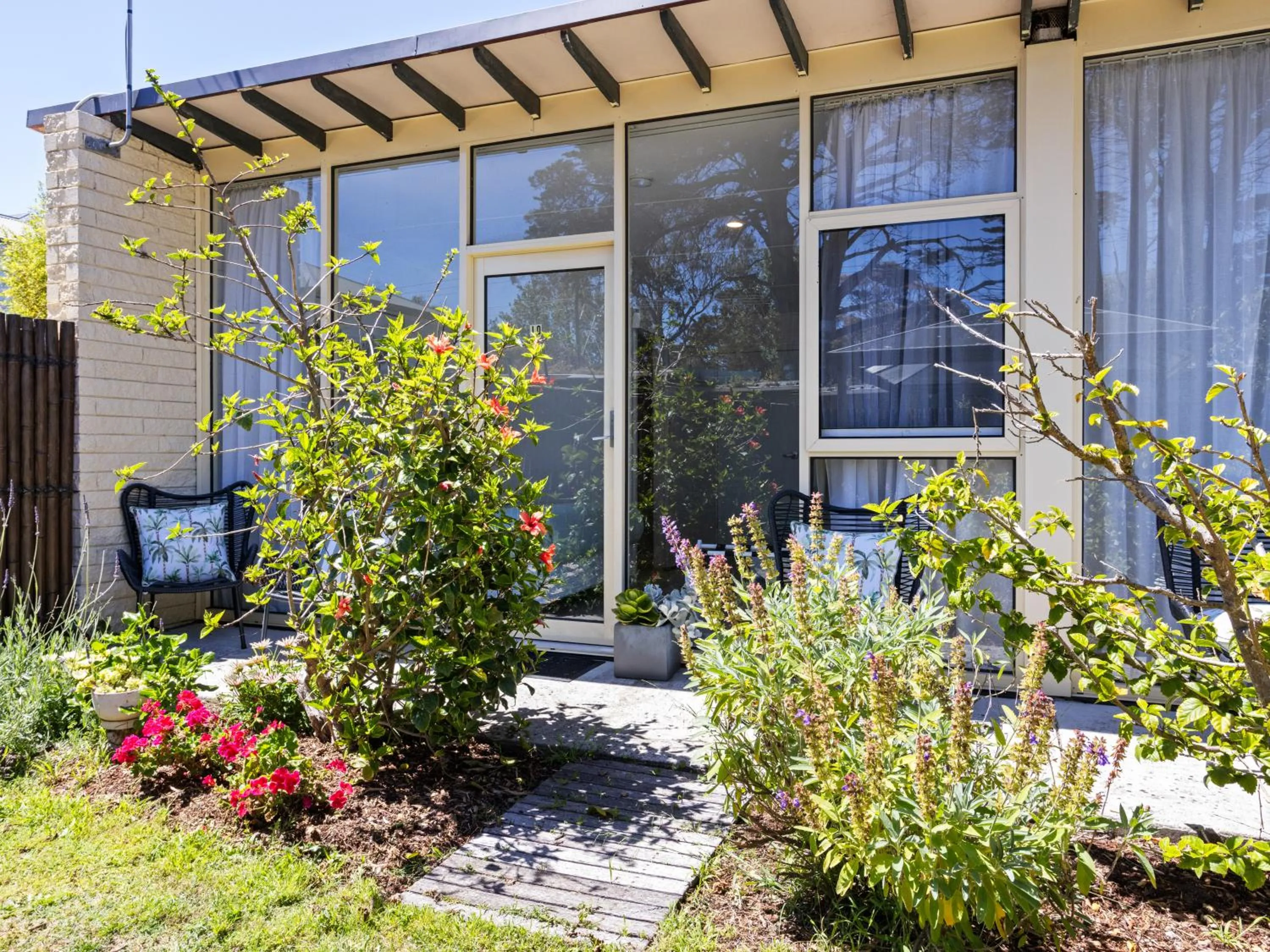 Peninsula Beach Motel