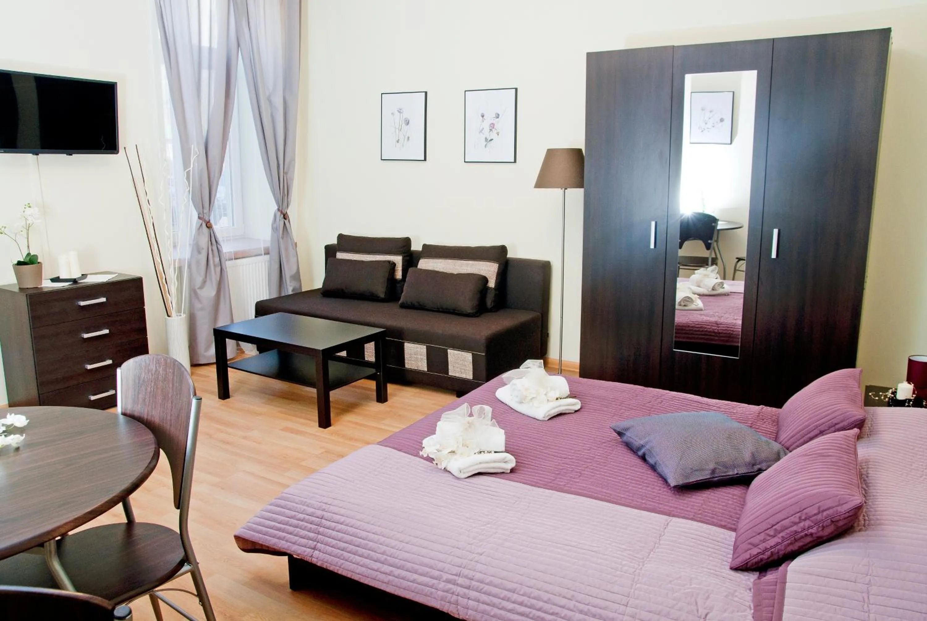 Bed in BedRooms Piotrkowska 64