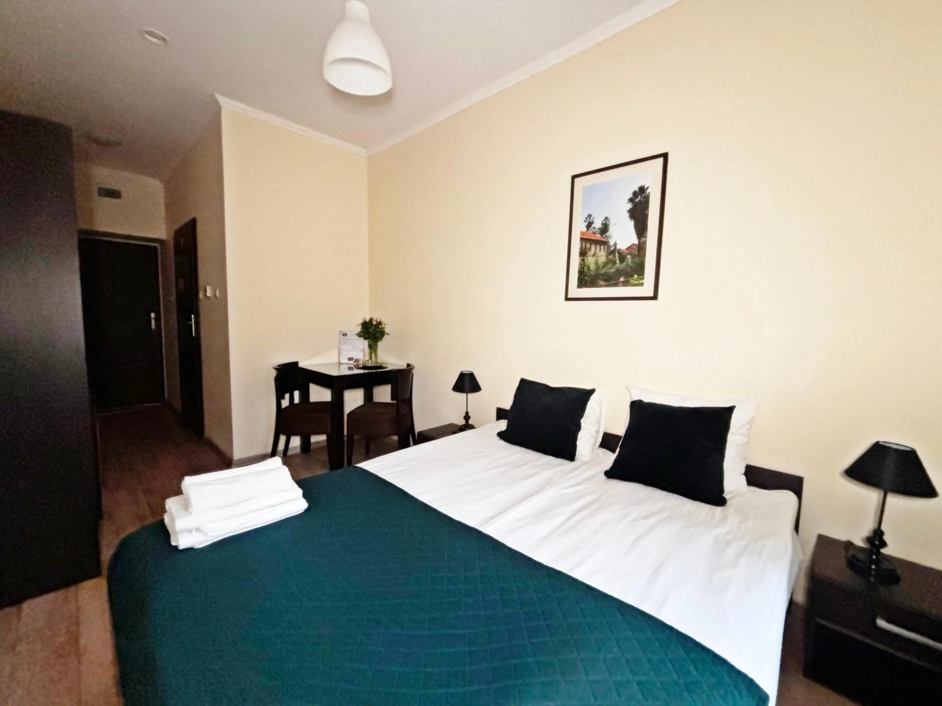 Bed in BedRooms Piotrkowska 64