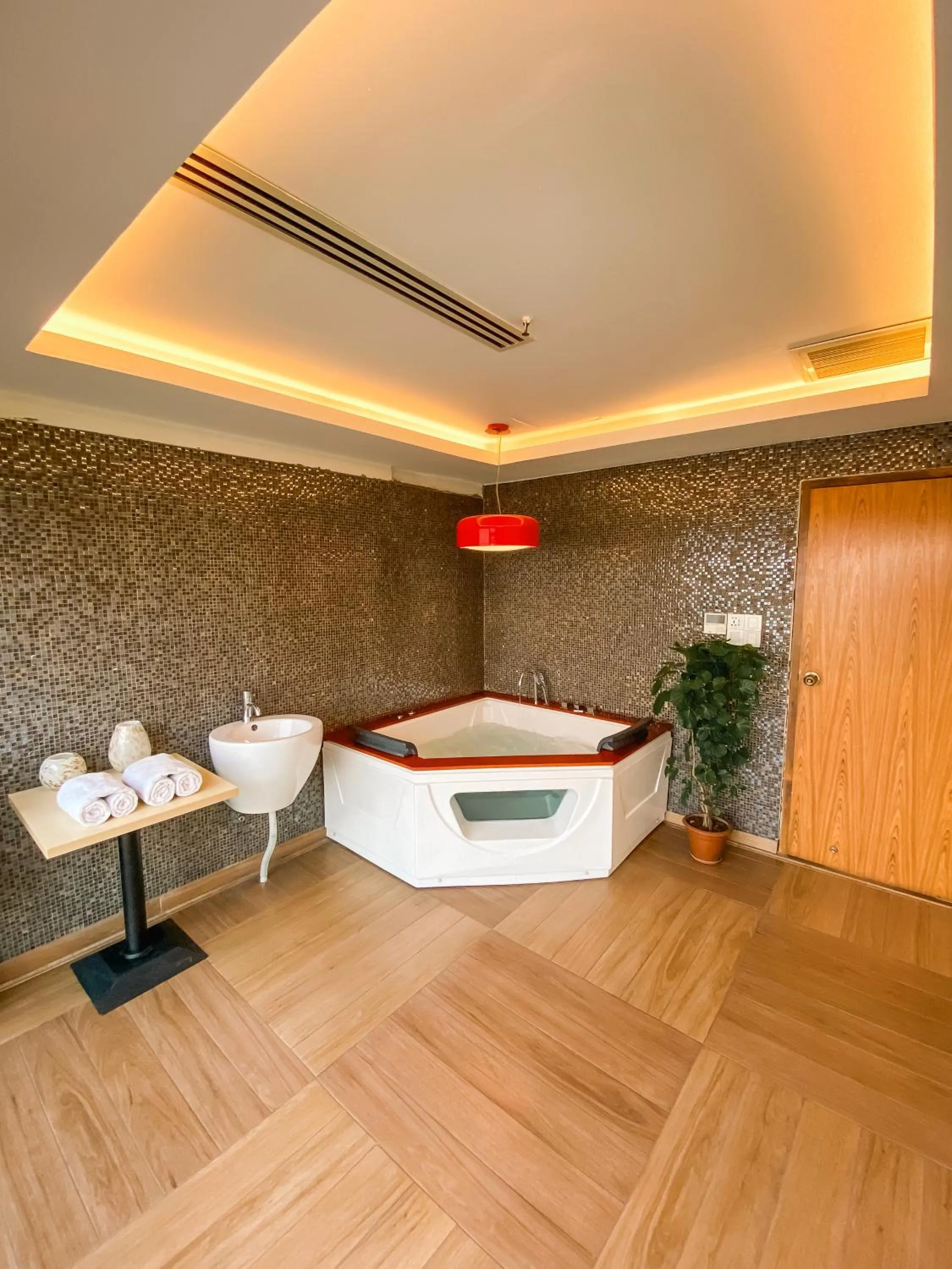 Hot Tub in Coventina Lake Suites