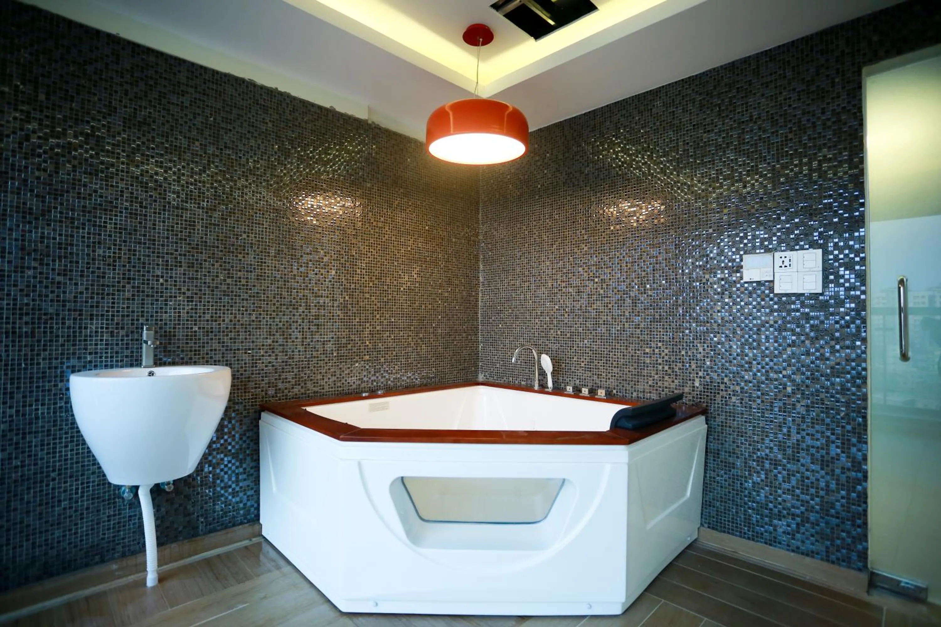 Hot Tub in Coventina Lake Suites