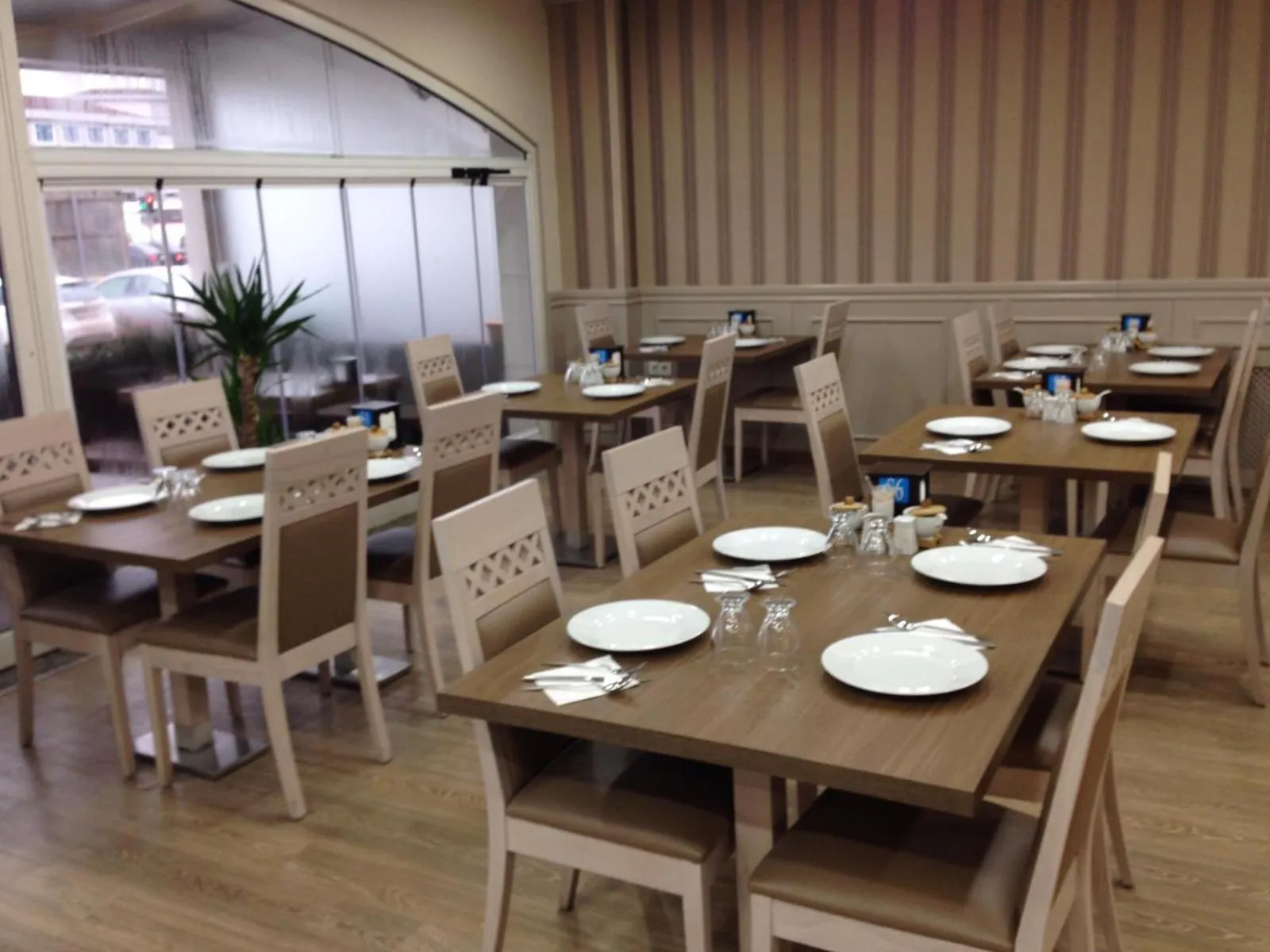 Restaurant/places to eat in Balturk House Hotel