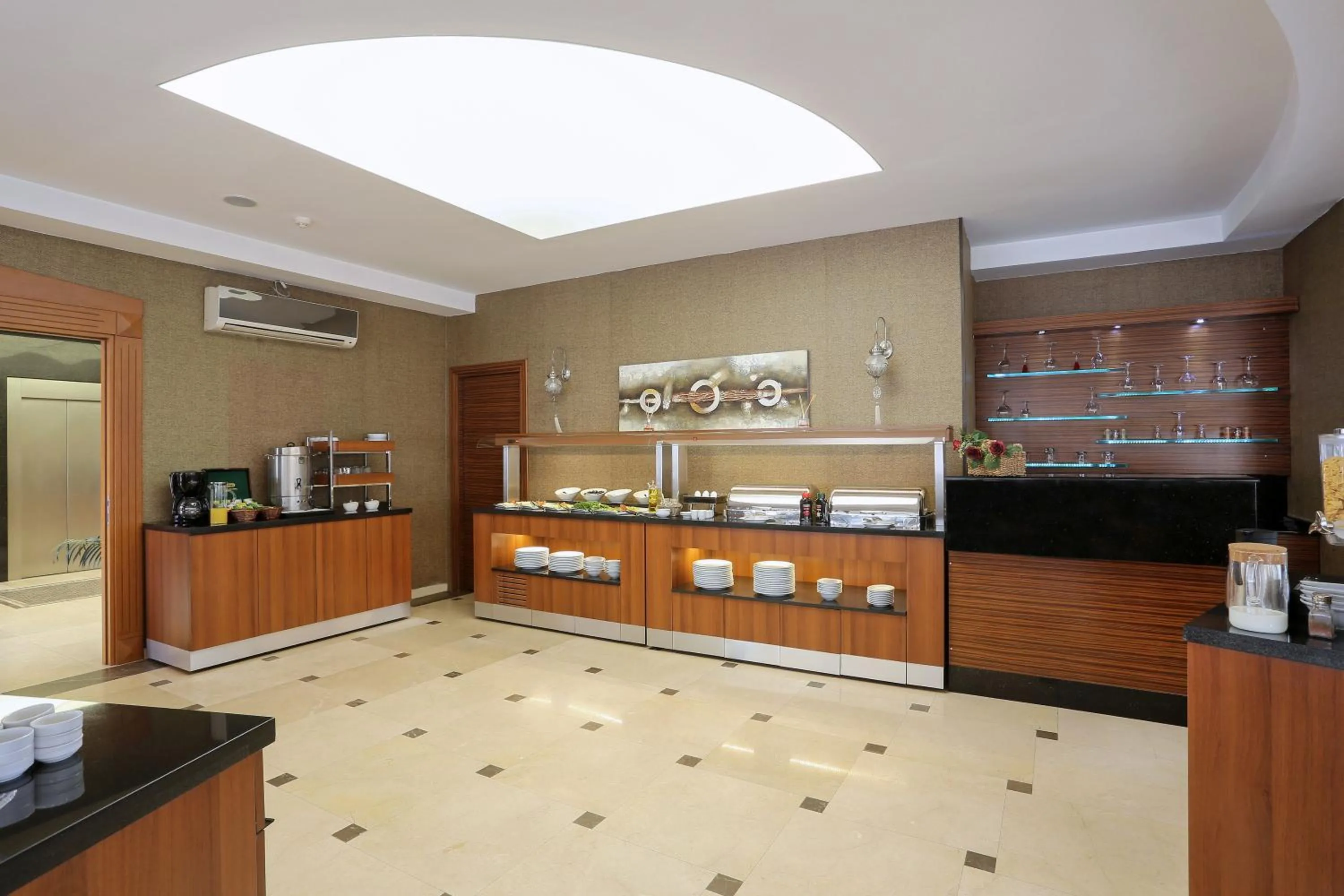 Buffet breakfast in Balturk House Hotel