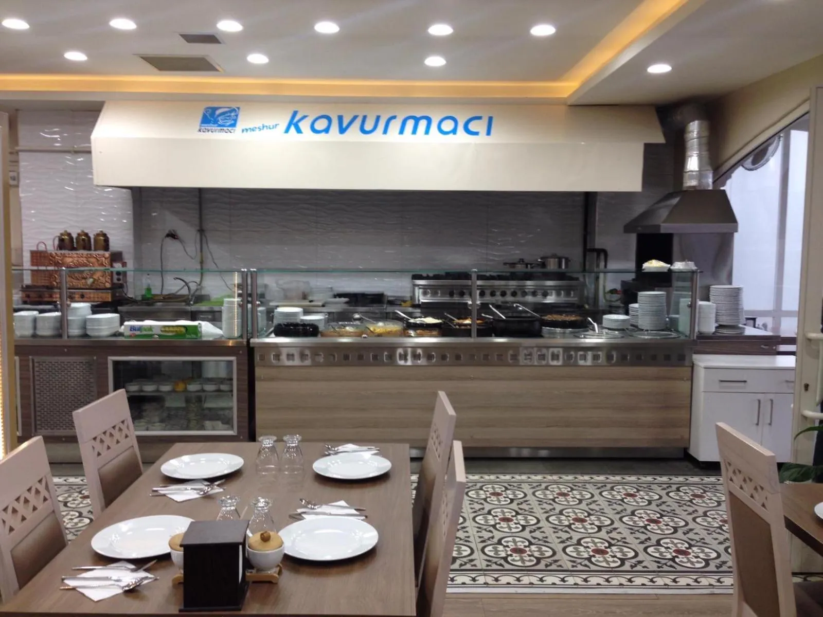 Restaurant/places to eat in Balturk House Hotel