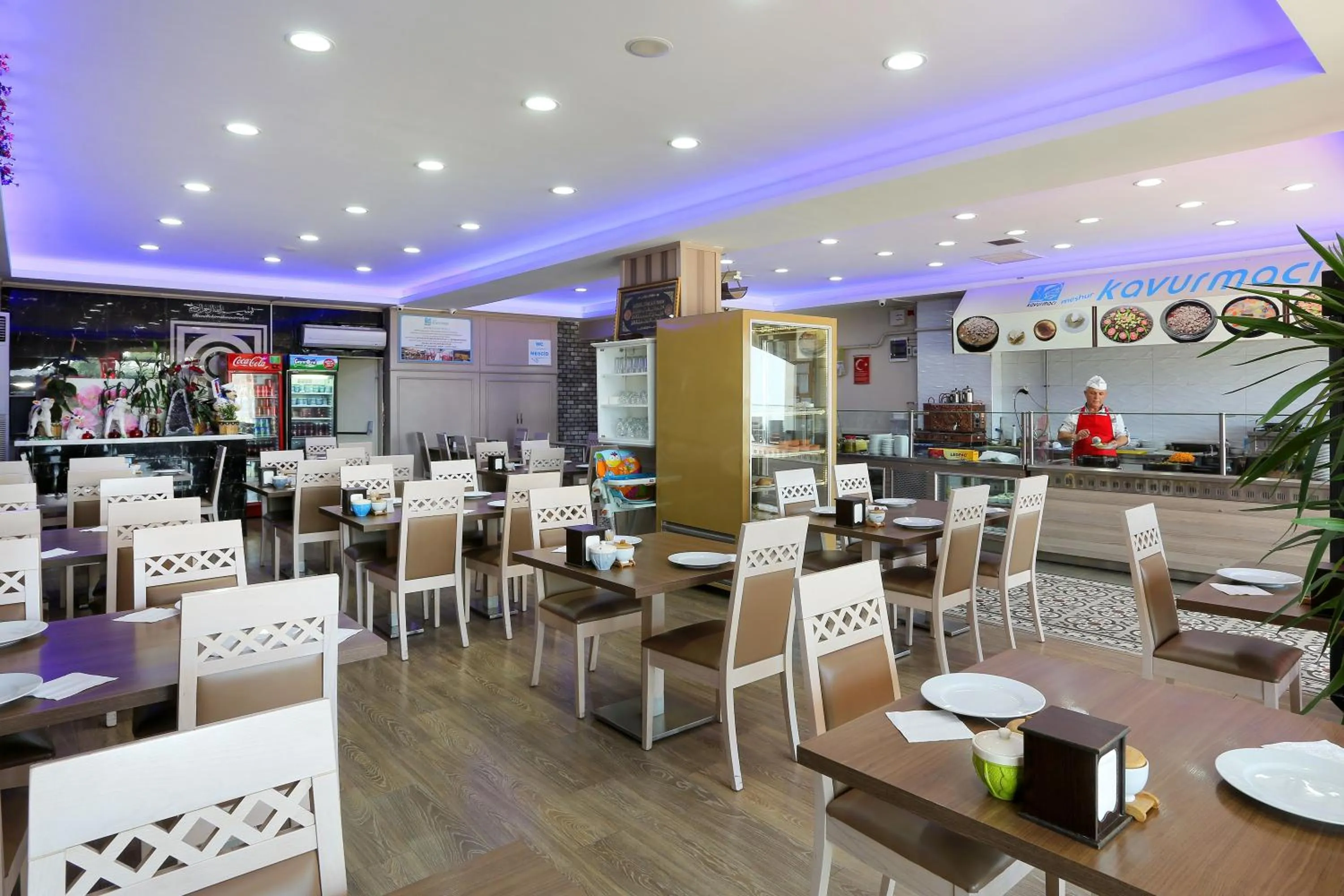 Restaurant/places to eat in Balturk House Hotel