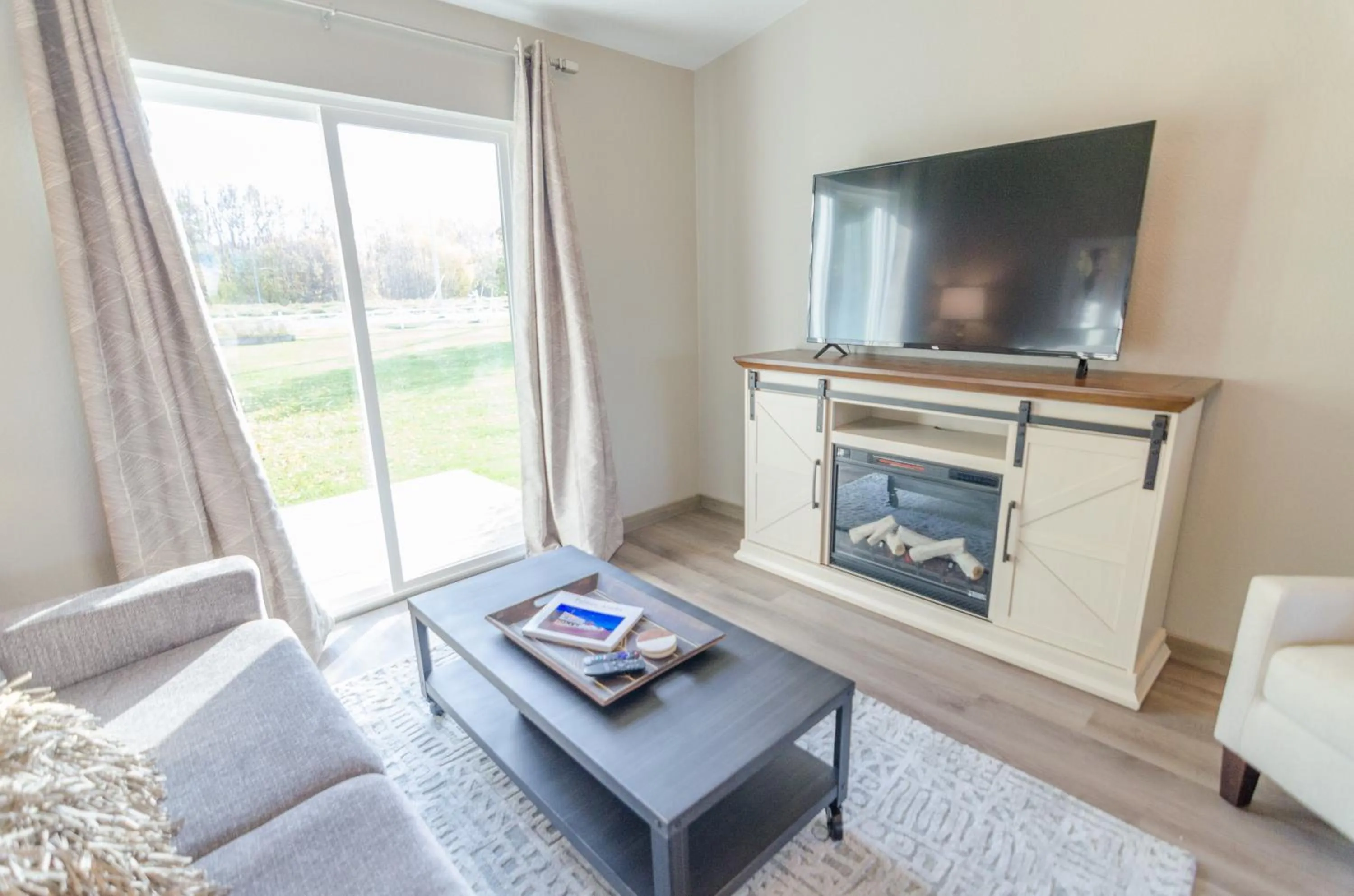 TV and multimedia in Colony Suites