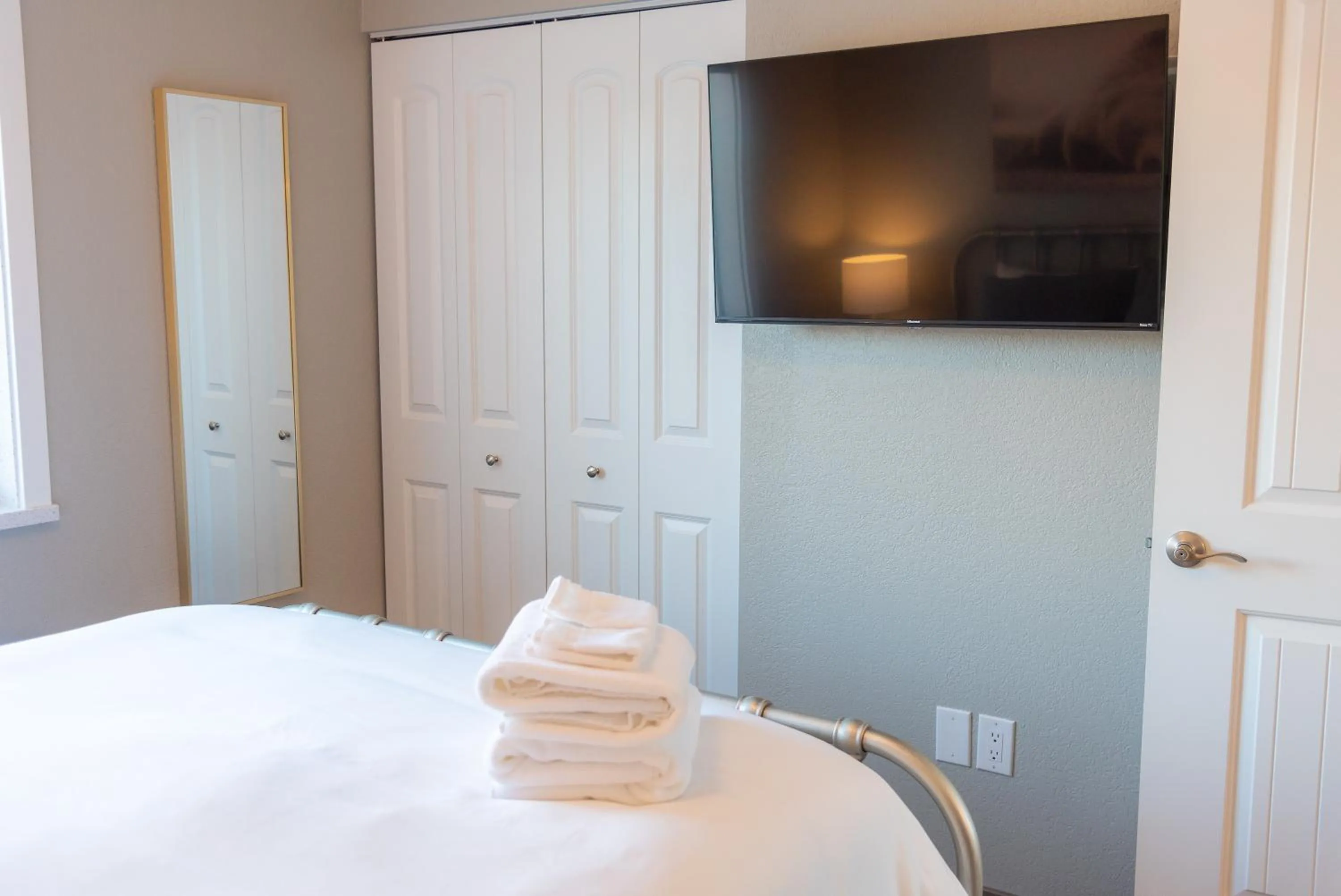 Bed in Colony Suites