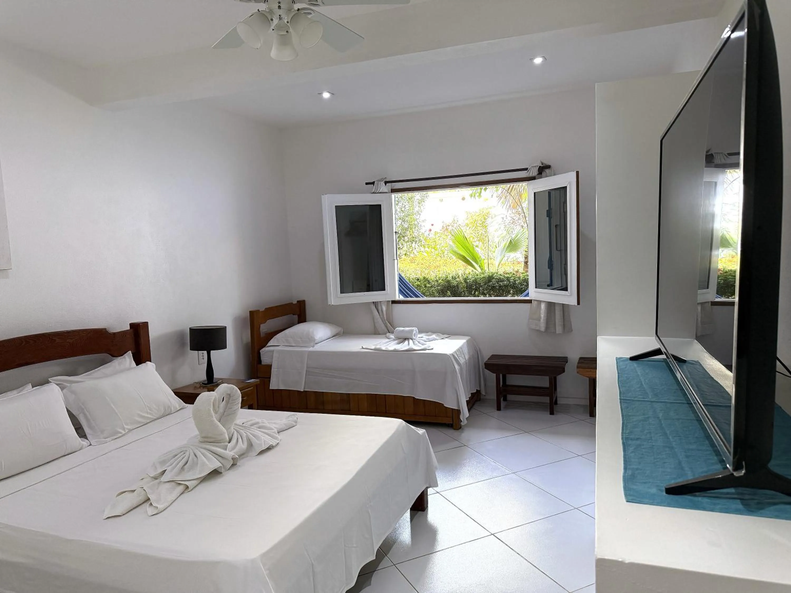 View (from property/room), Bed in Pousada Caminho da Praia