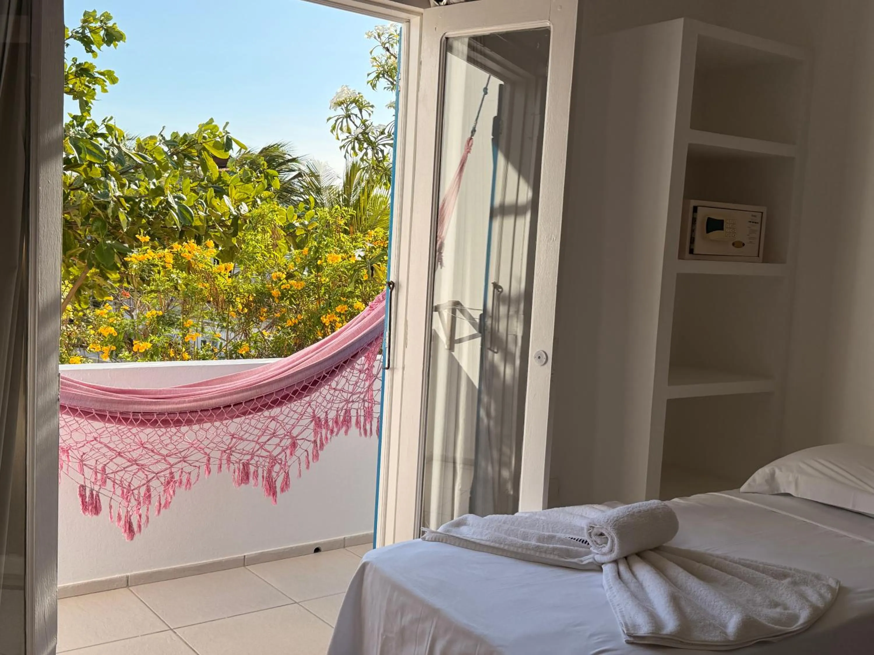 View (from property/room), Bed in Pousada Caminho da Praia