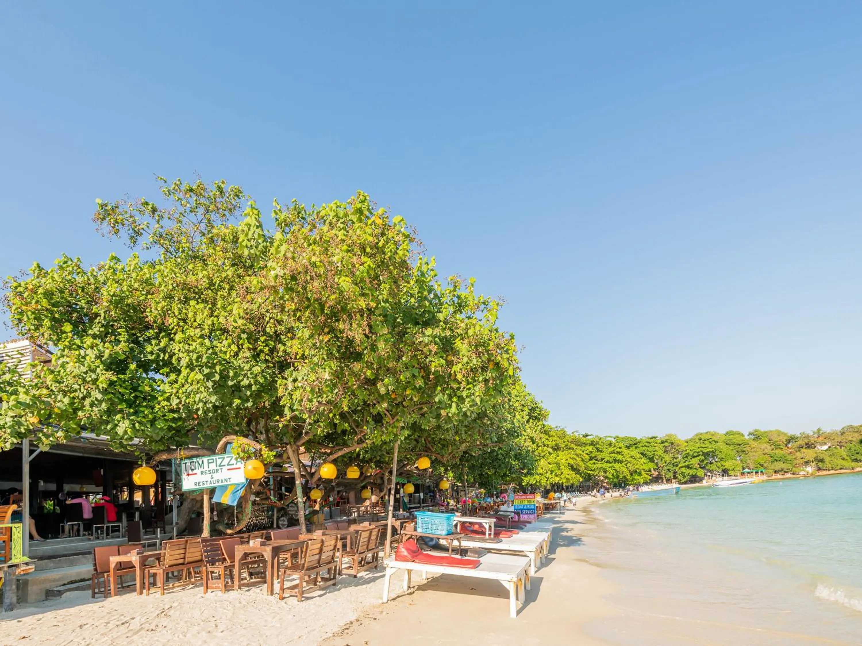 Beach in Tom Pizza Resort