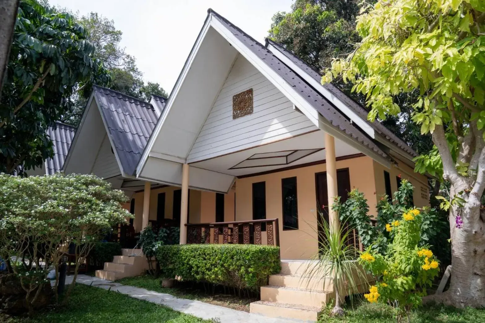 Deluxe Double Room in Tom Pizza Resort Deluxe Double Room in Tom Pizza Resort