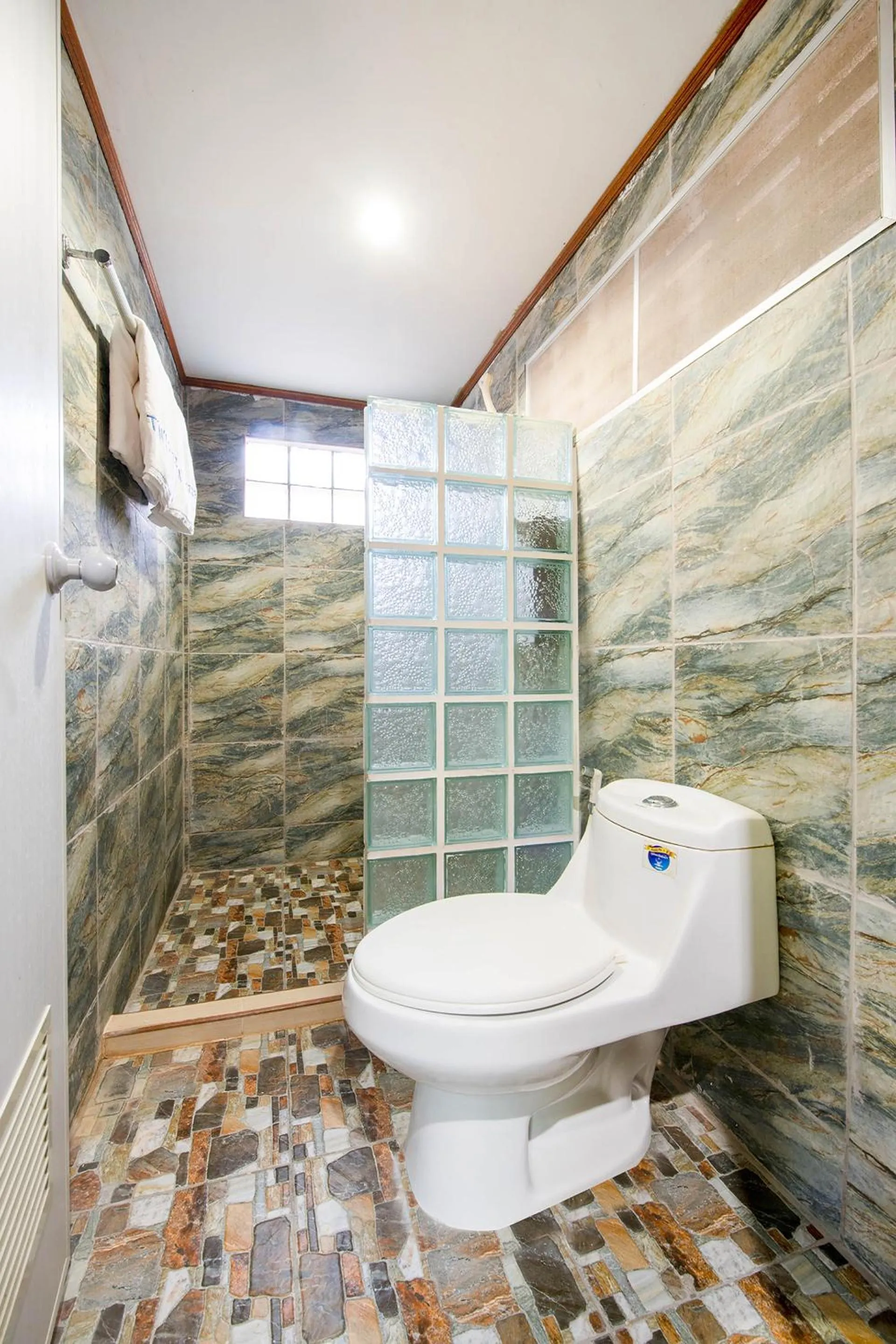 Bathroom in Tom Pizza Resort