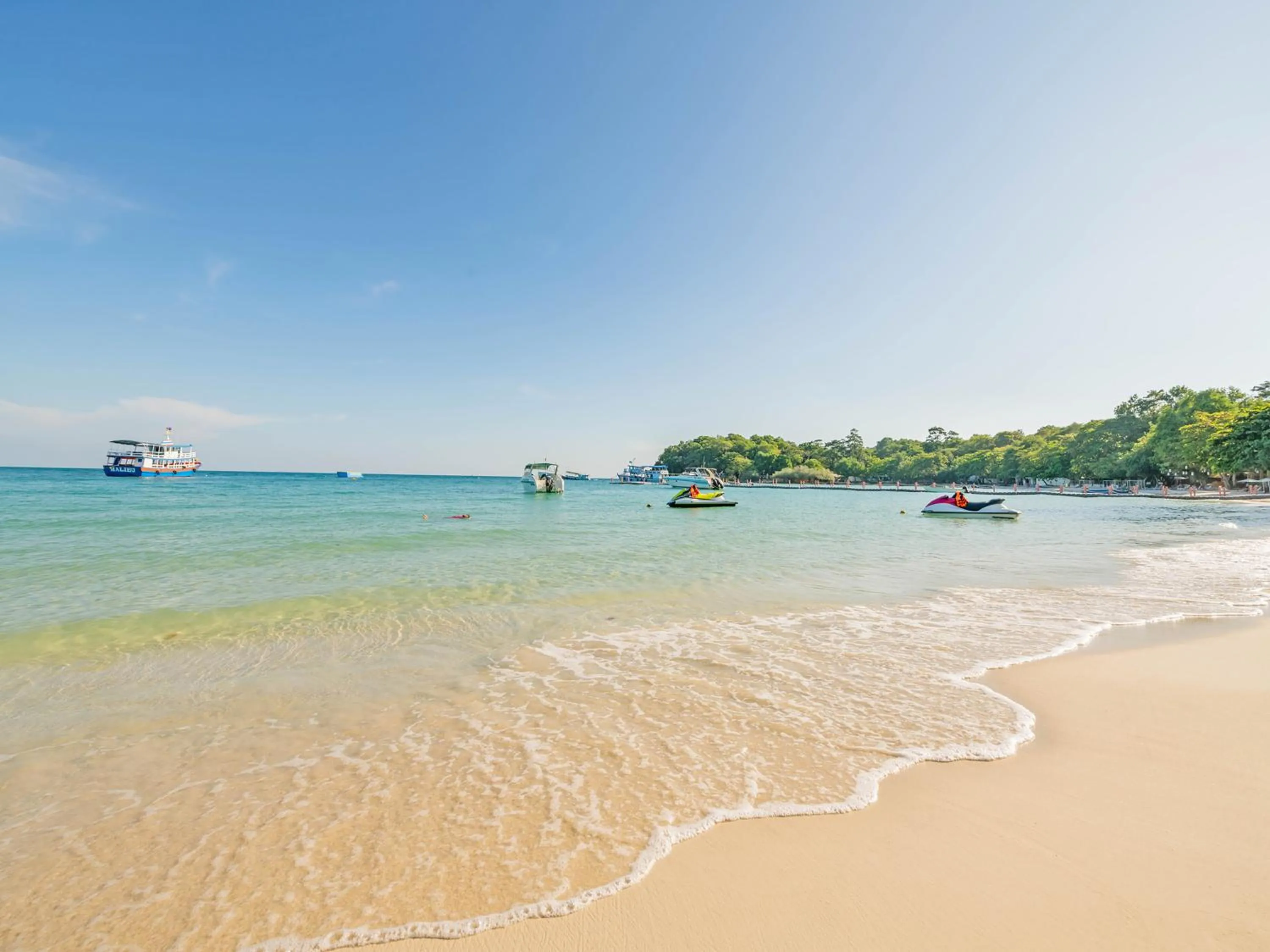 Beach in Tom Pizza Resort