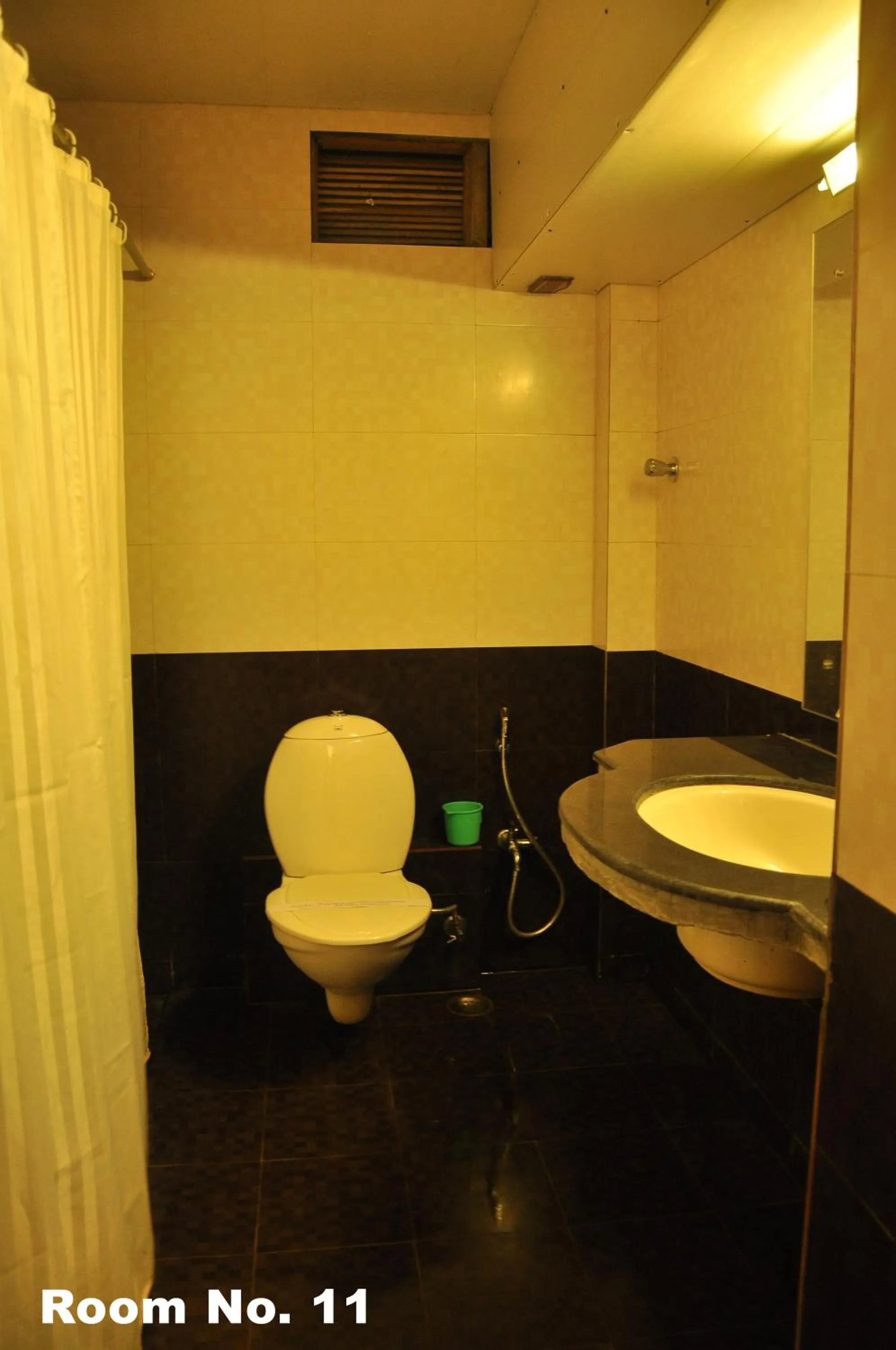 Bathroom in Hotel Golden Deluxe