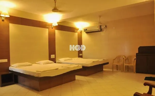 Property building, Bed in Hotel Golden Deluxe