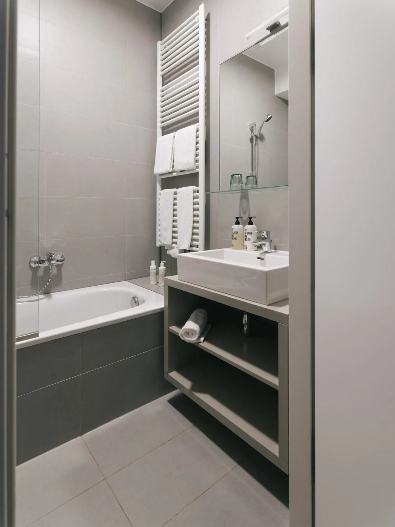 Bathroom in My Home in Vienna - Smart Apartments - Landstraße