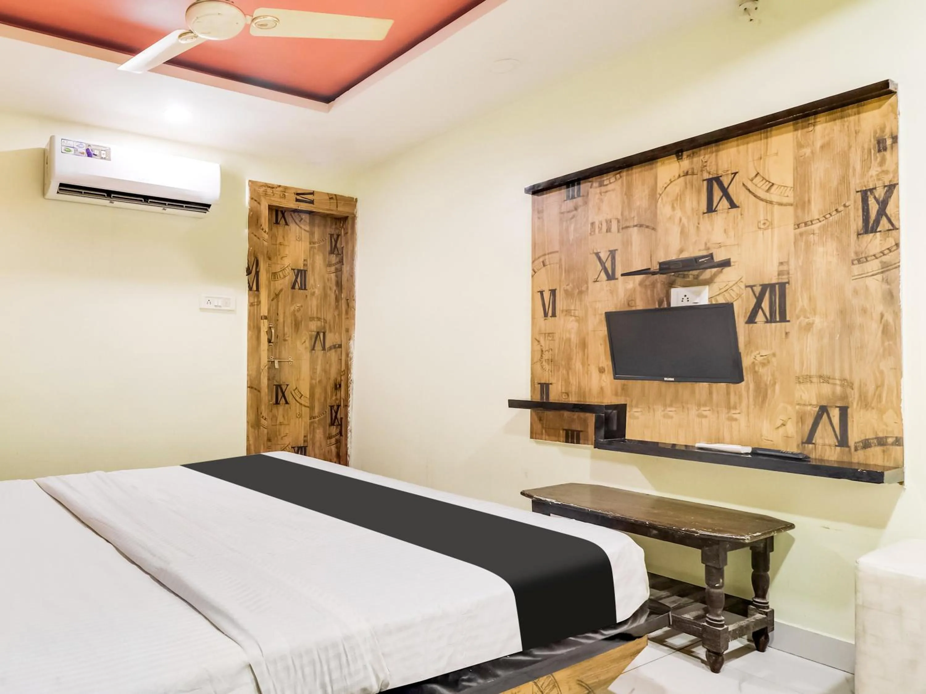 Bedroom in Hotel O Sharda