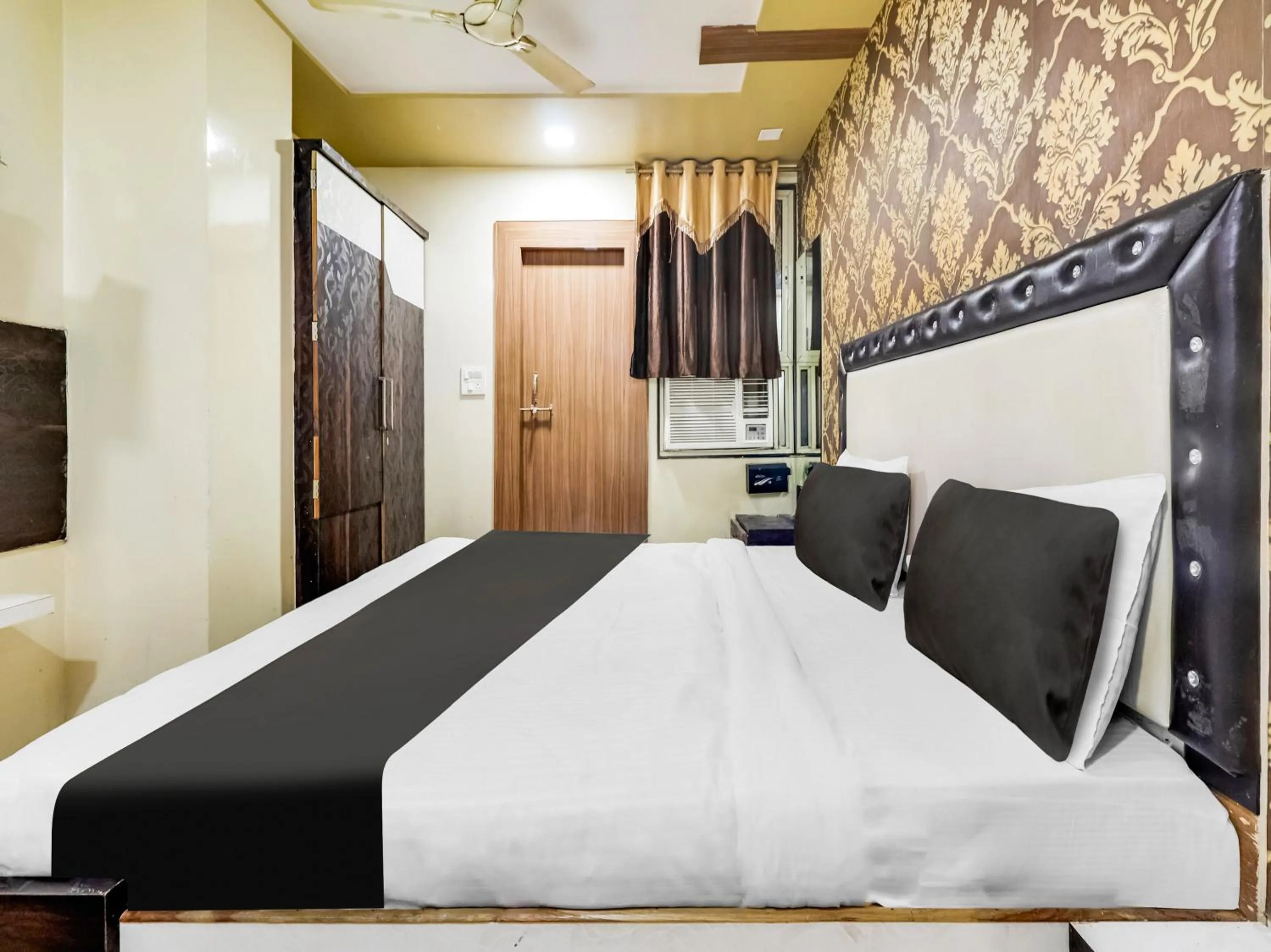 Bedroom in Hotel O Sharda