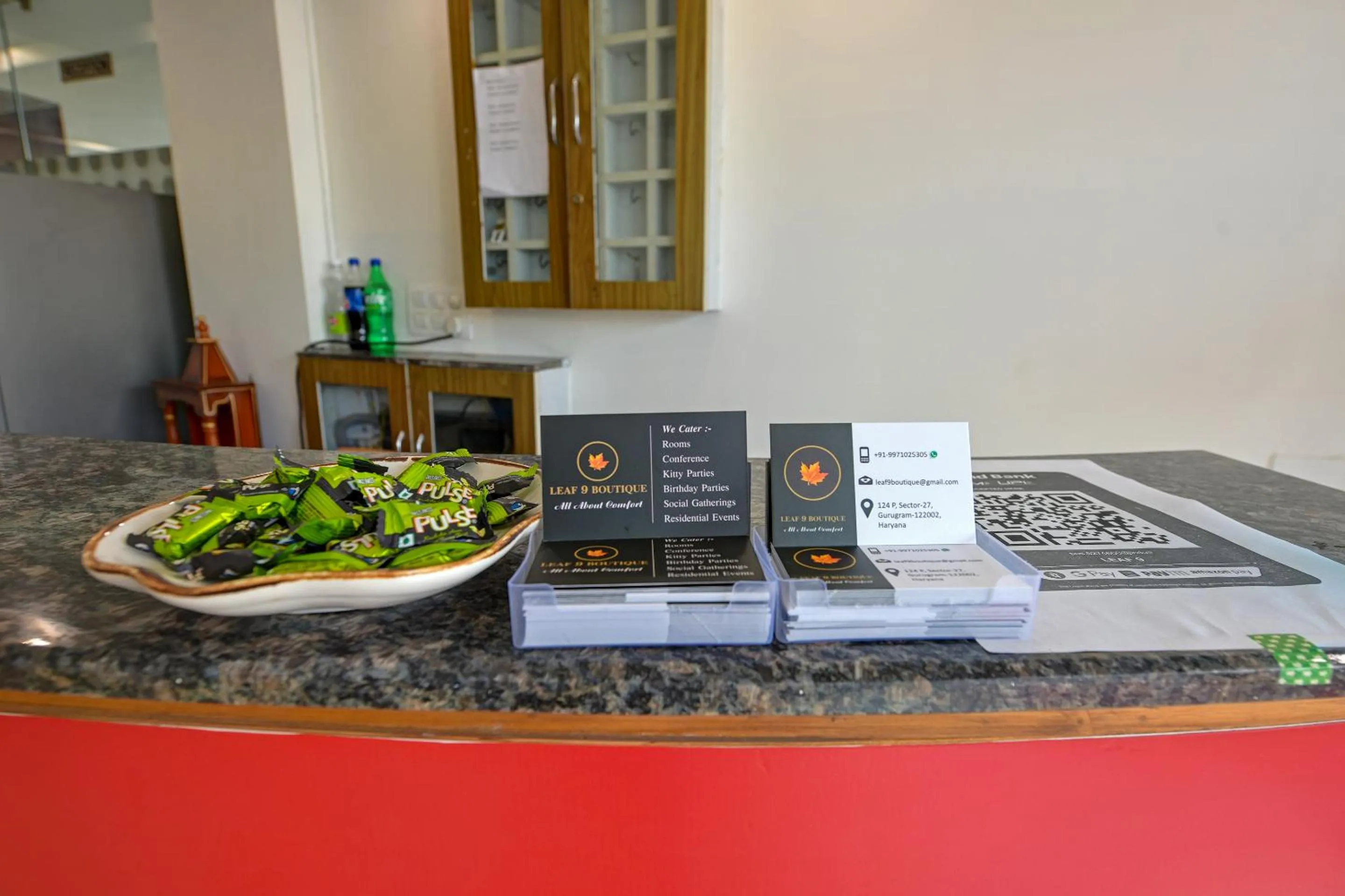 Lobby or reception in Hotel Leaf 9 Boutique, Near Golf Course Road and Galleria Market