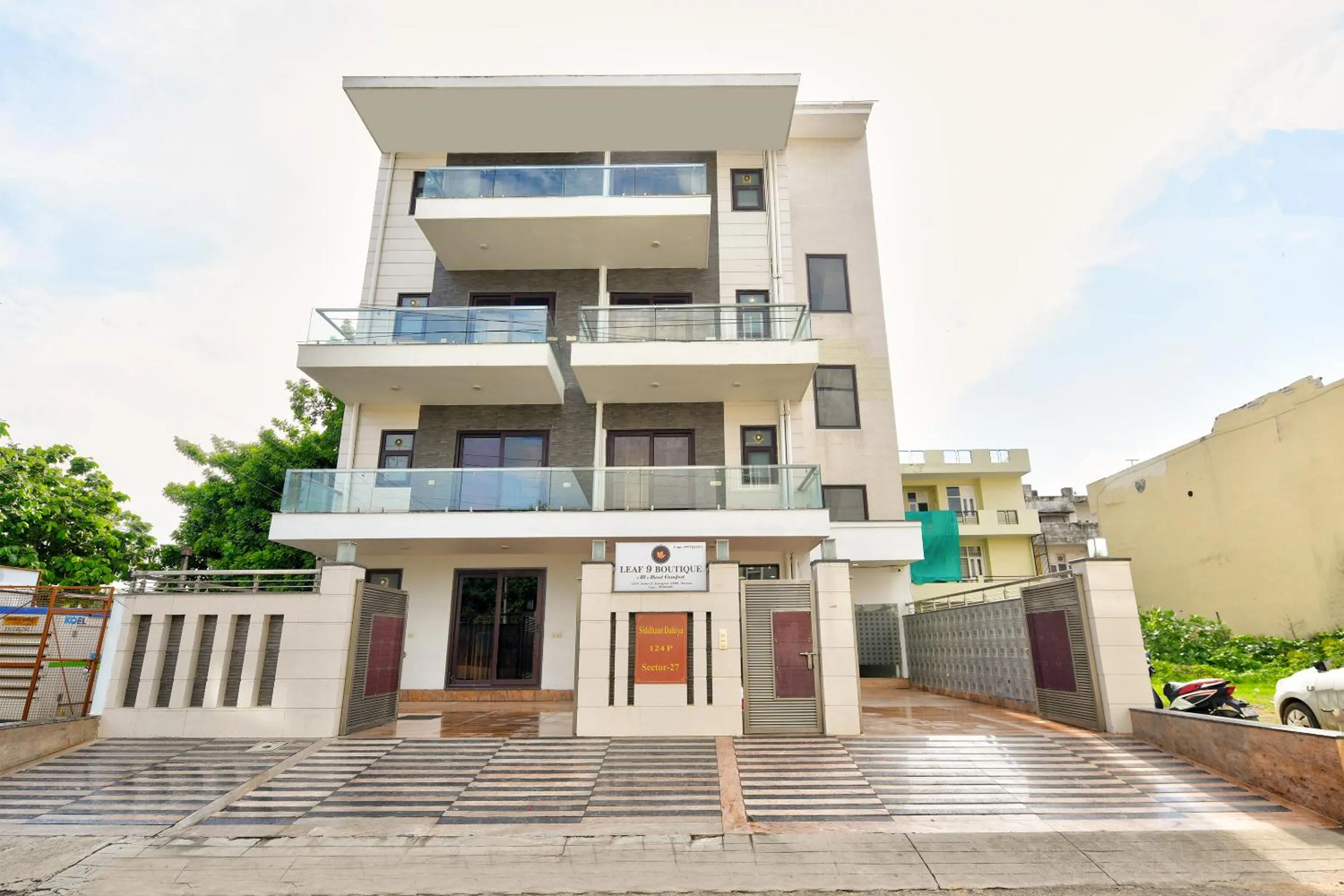 Property building in Hotel Leaf 9 Boutique, Near Golf Course Road and Galleria Market