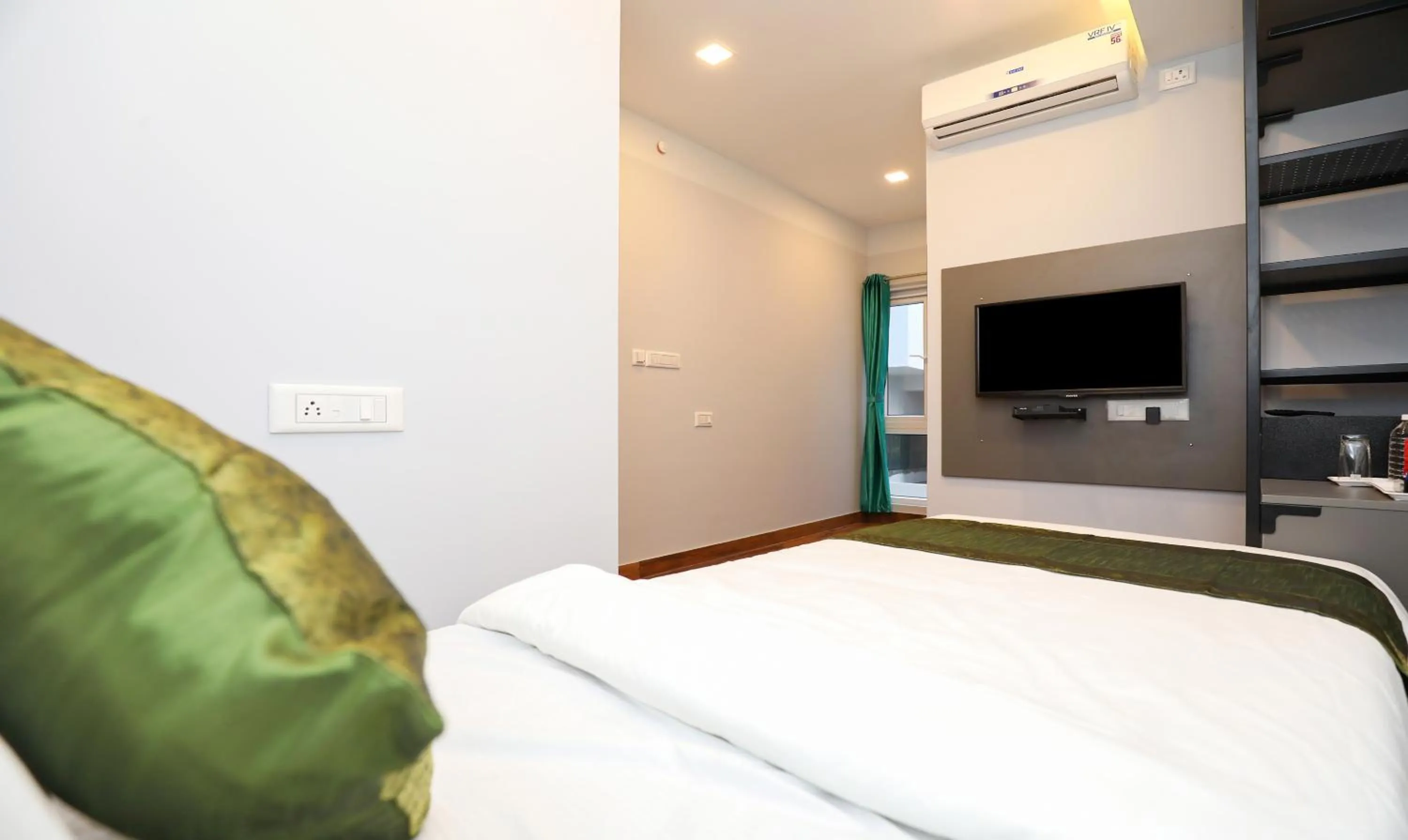 Bedroom, Bed in Treebo Apple Villa