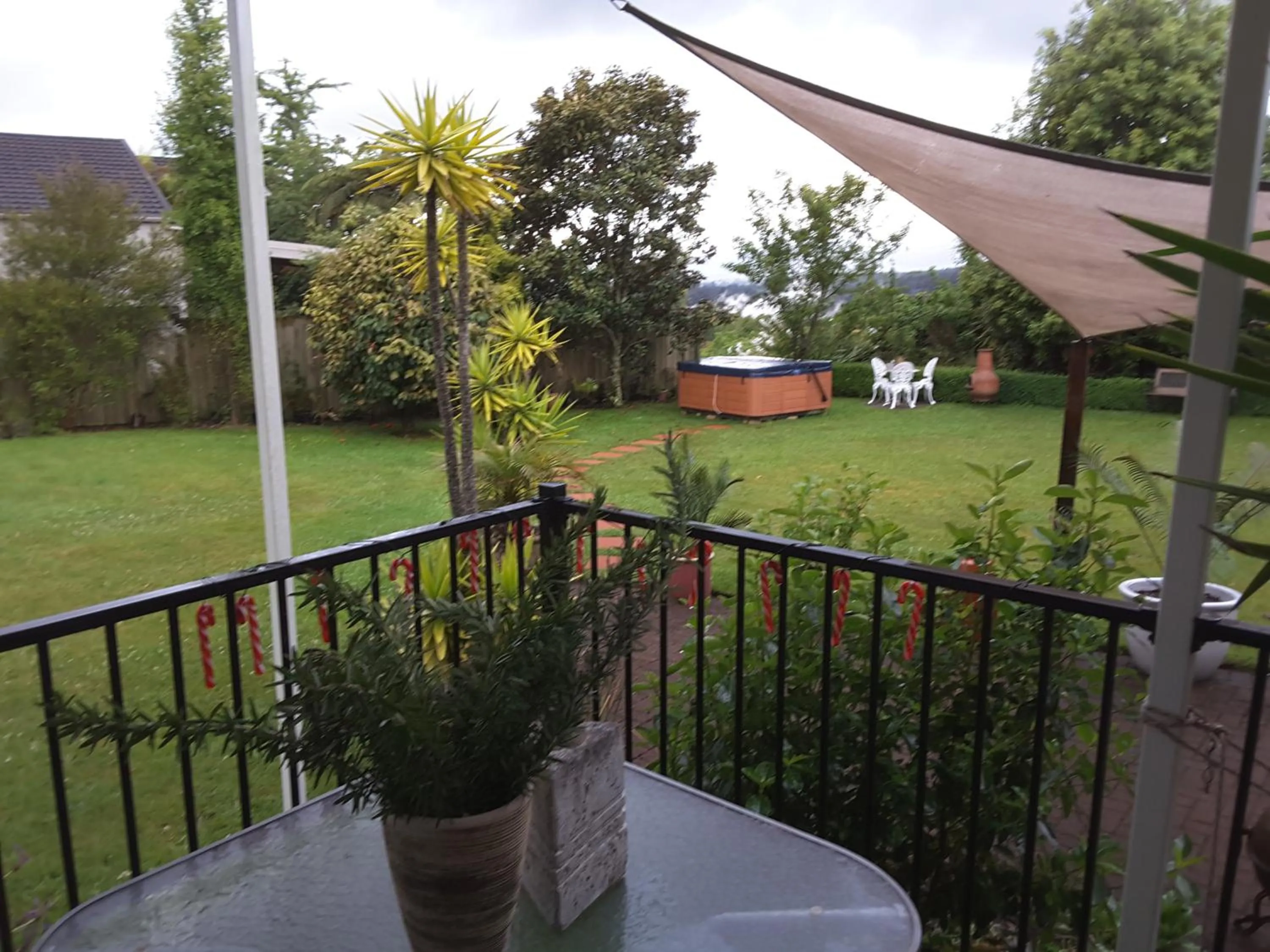 Patio in Geyser Lookout BnB