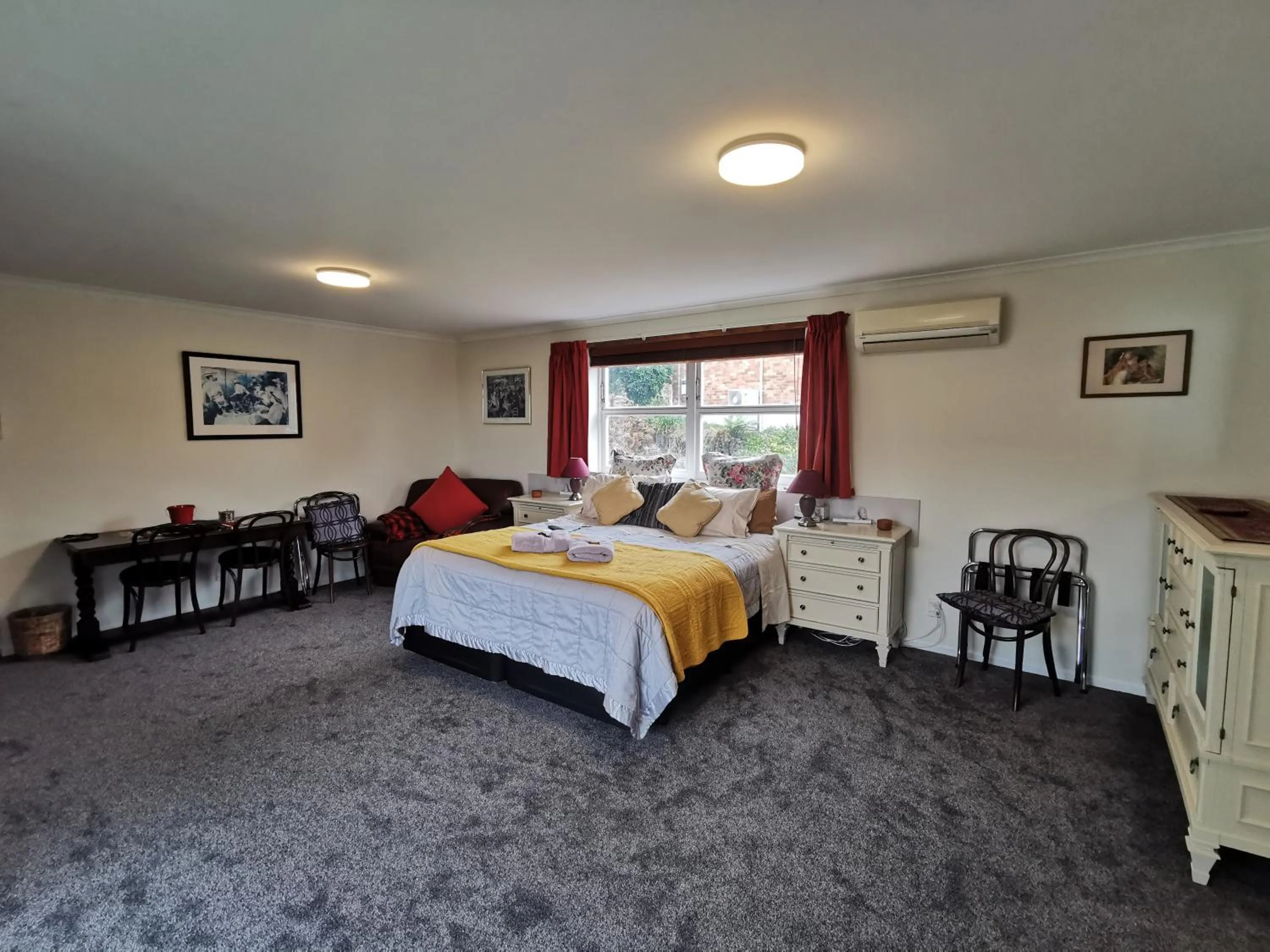 Bed in Geyser Lookout BnB