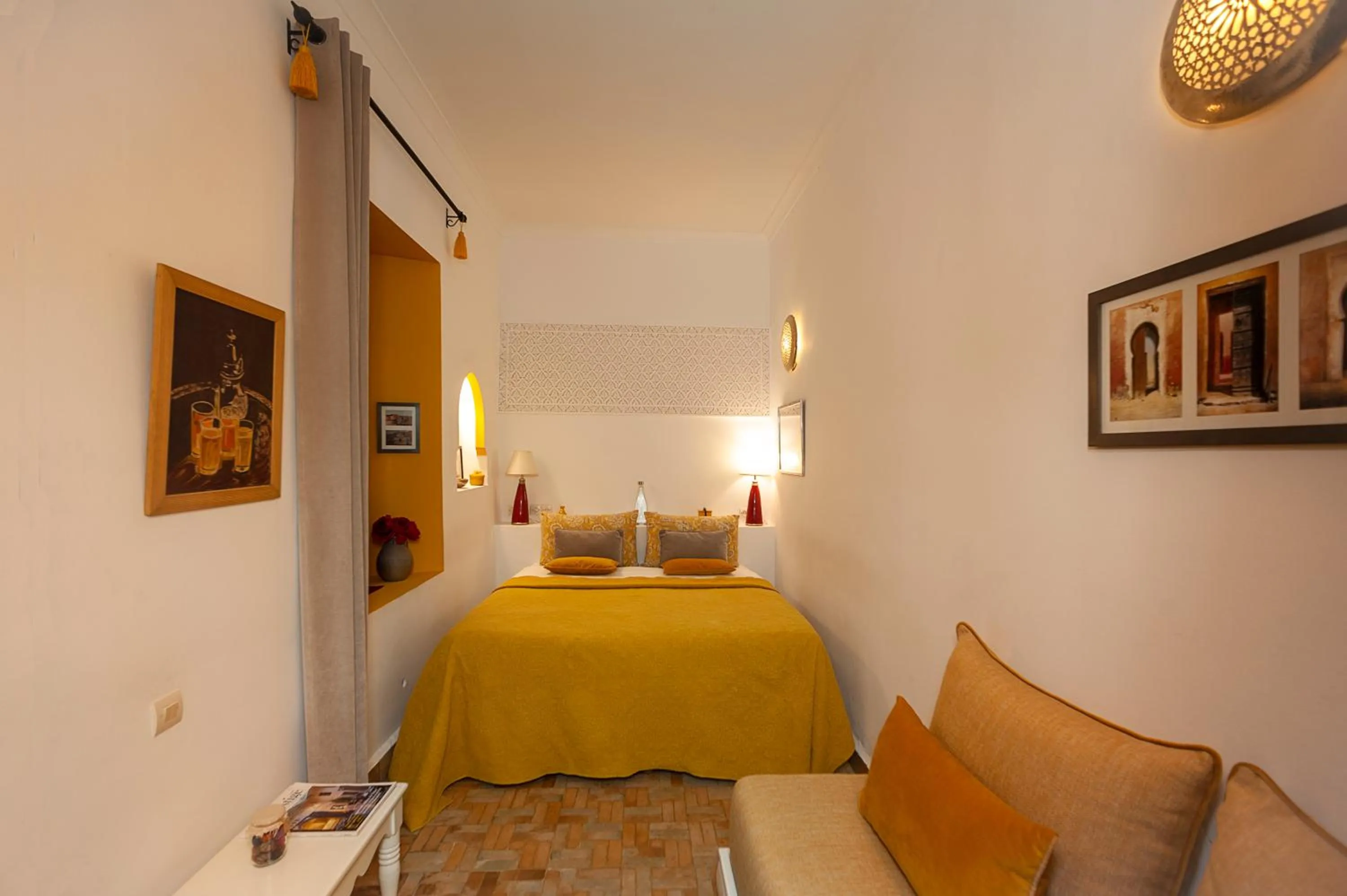 Photo of the whole room, Bed in Riad Boussa