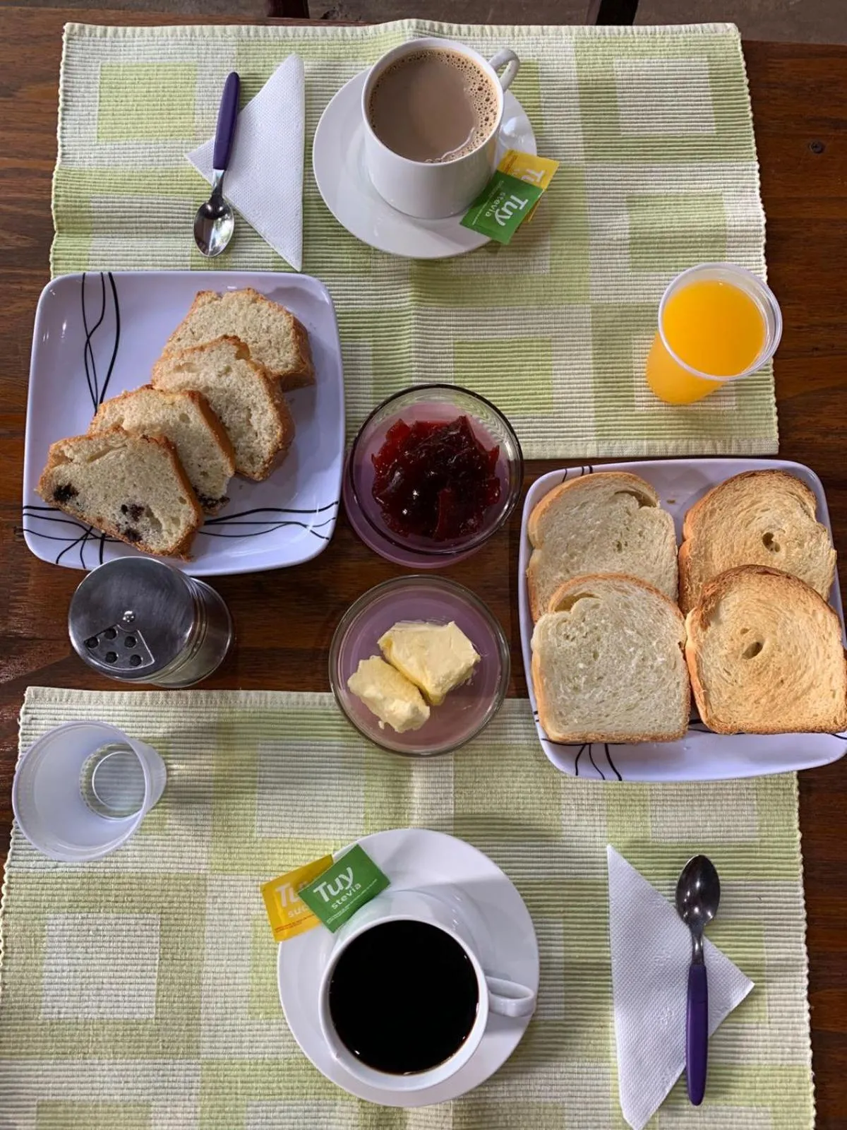 Buffet breakfast in Hostel Park Iguazu